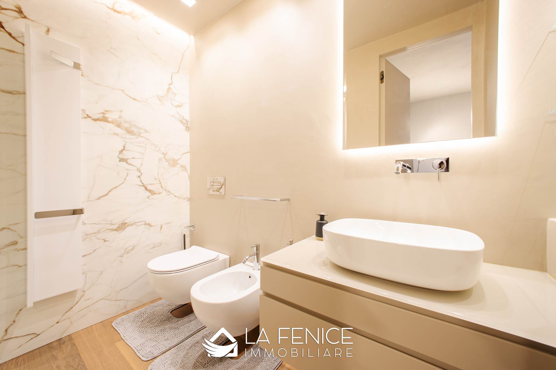 Appartamento a Carrara con 5 locali di 163 m2 - Foto