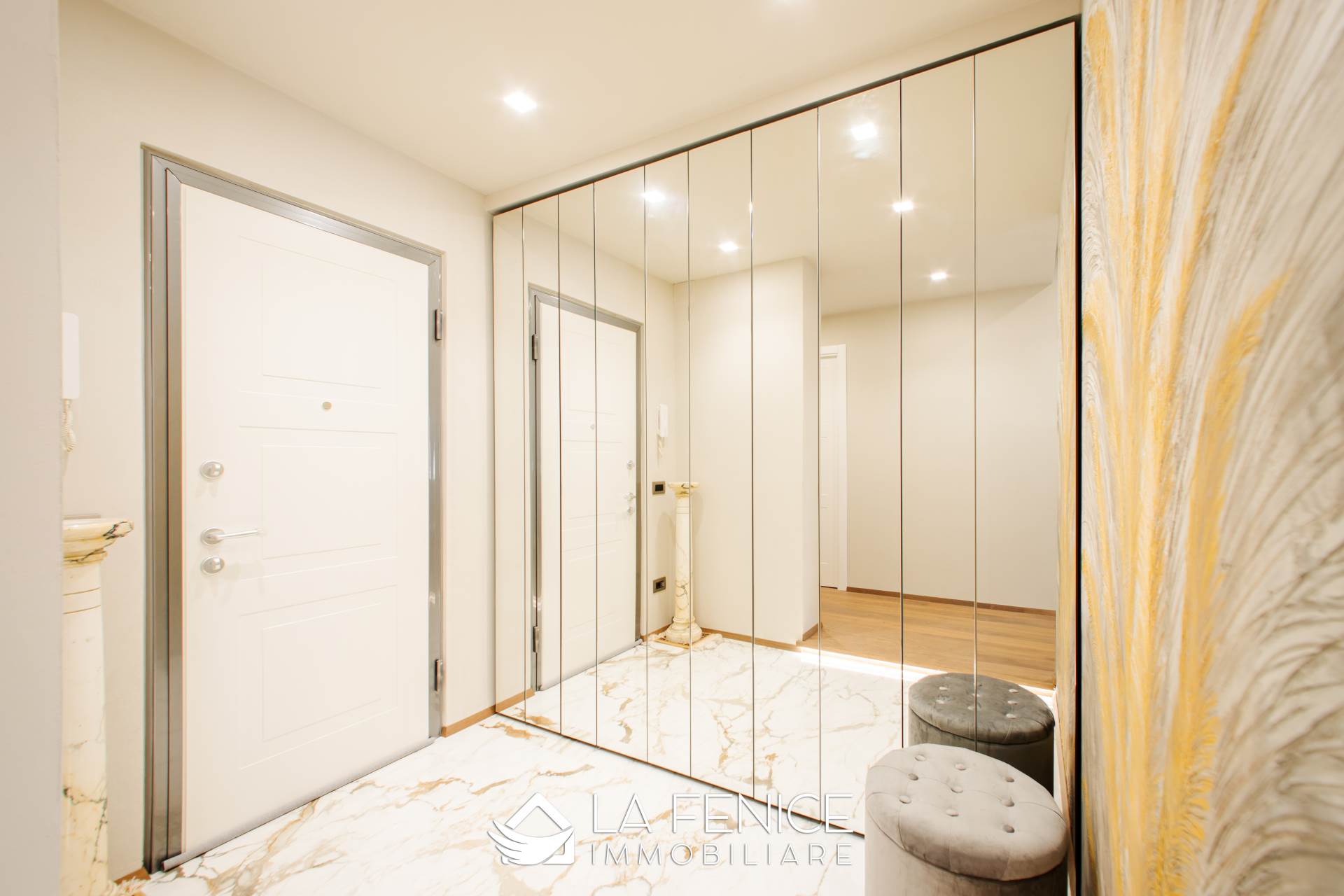 Appartamento a Carrara con 5 locali di 163 m2 - Foto