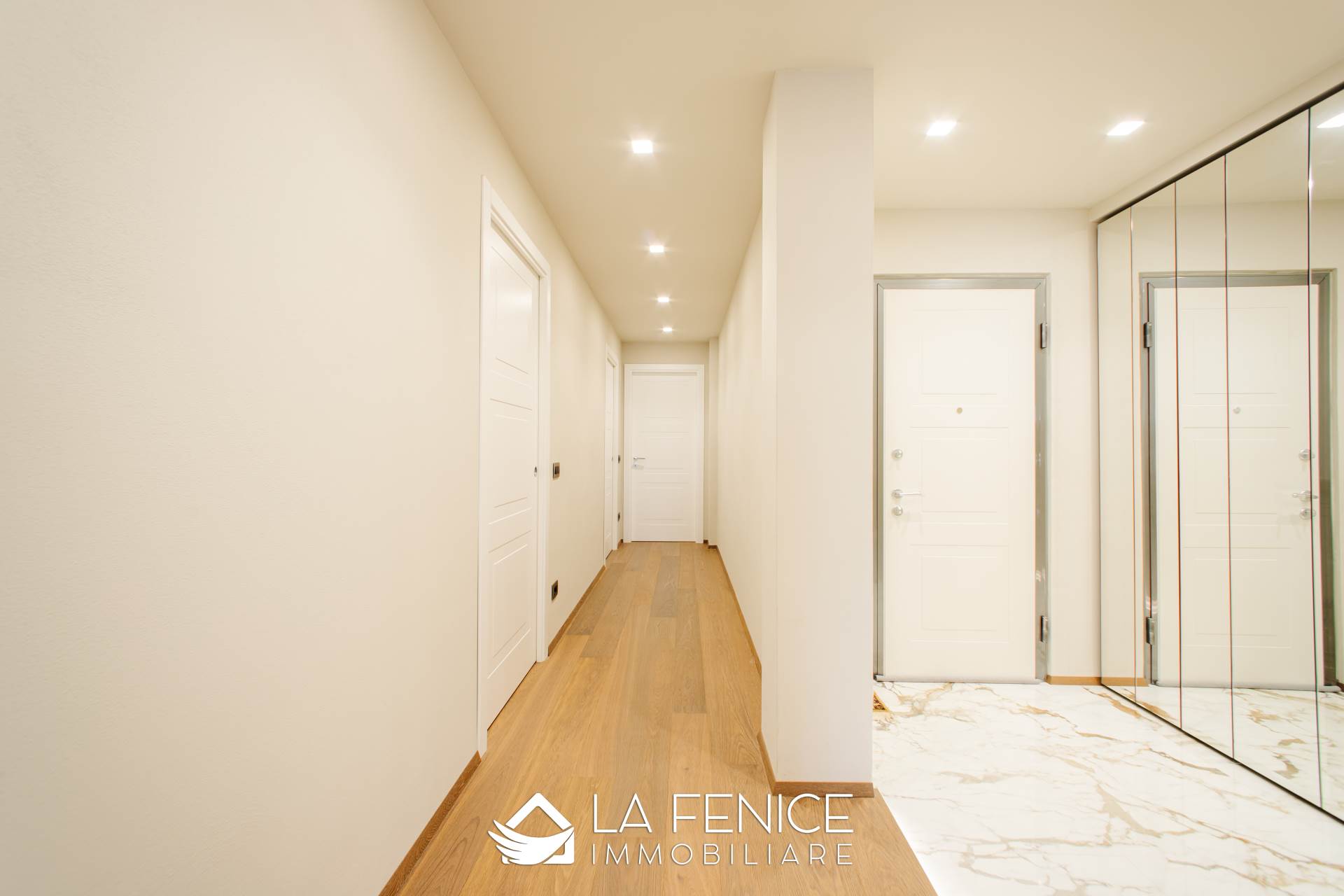 Appartamento a Carrara con 5 locali di 163 m2 - Foto