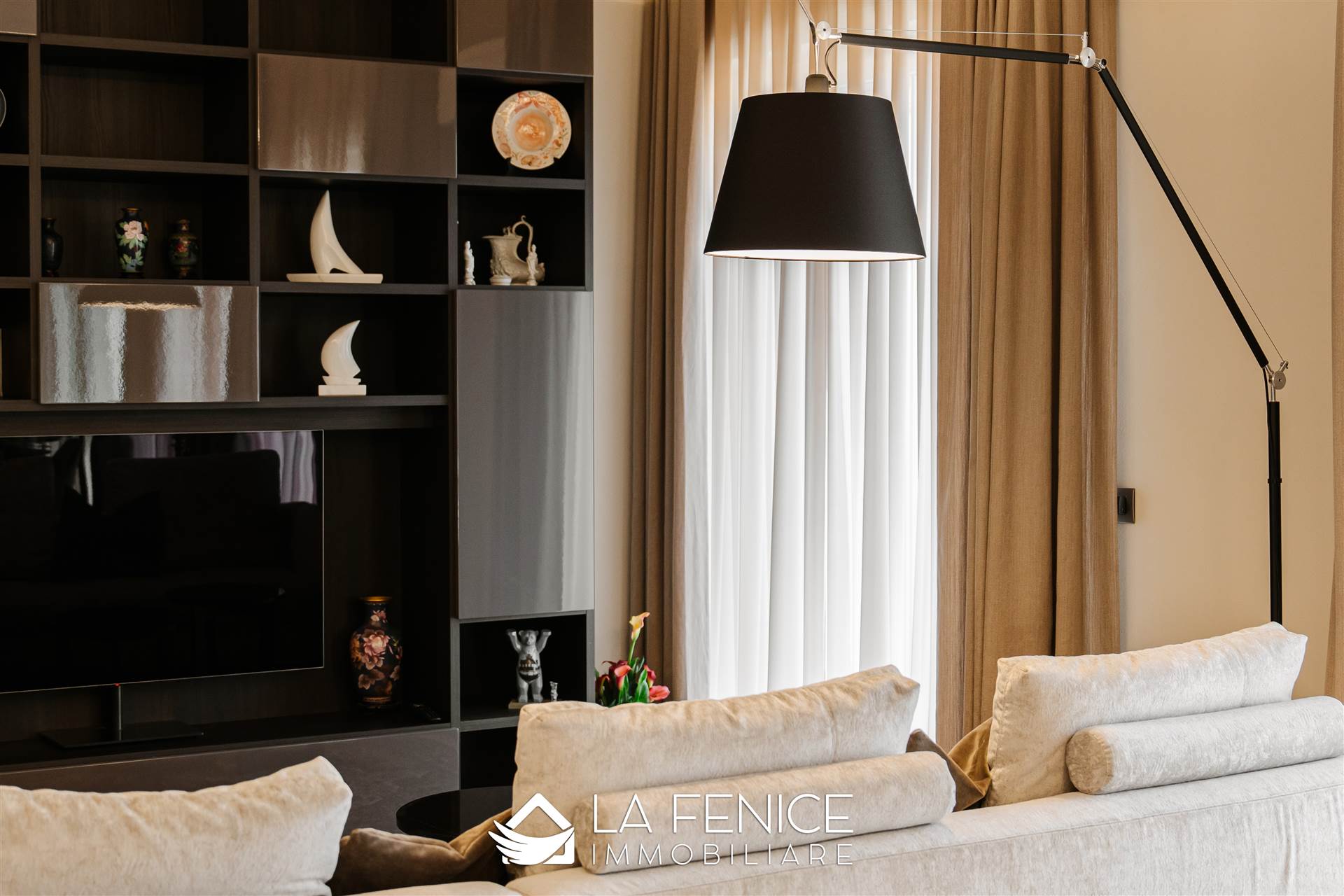 Appartamento a Carrara con 5 locali di 163 m2 - Foto