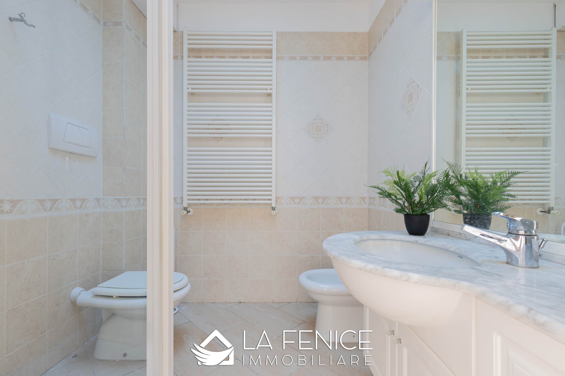 Villino a Viareggio con 7 locali di 155 m2 - Foto Villino a Viareggio con 7 locali di 155 m2 - Foto