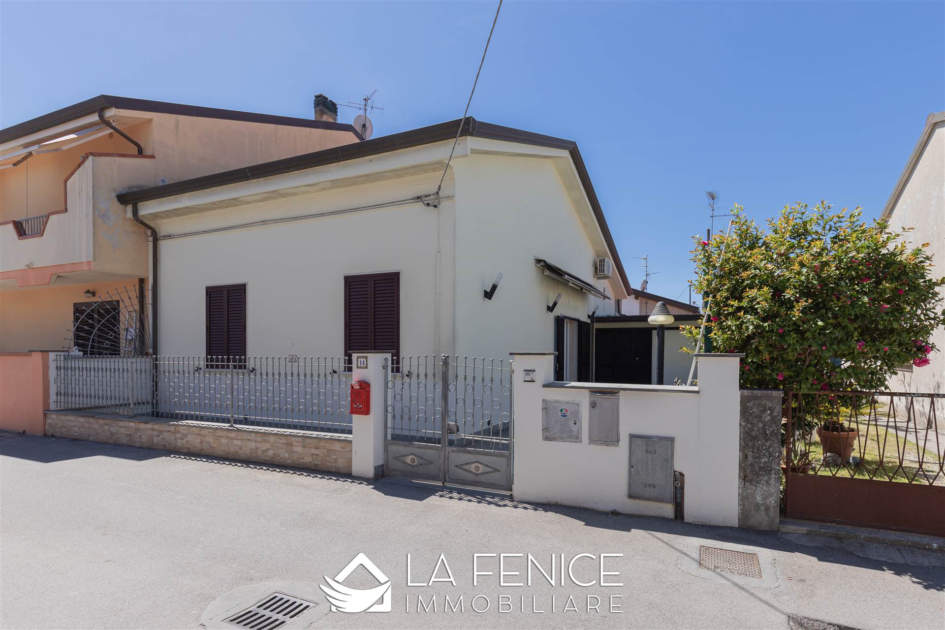 Villino a Viareggio con 7 locali di 155 m2 - Foto Villino a Viareggio con 7 locali di 155 m2 - Foto