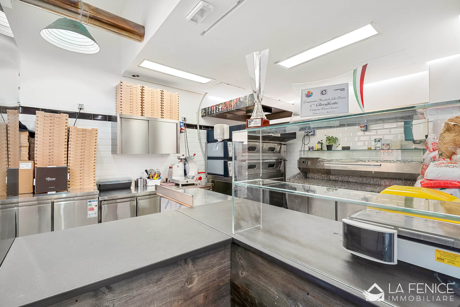 Pizzeria / Pub a Levanto con 1 locali di 40 m2 - Foto