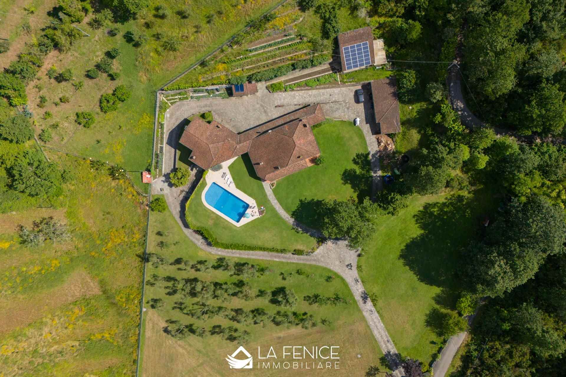 Villa a Beverino con 9 locali di 376 m2 - Foto