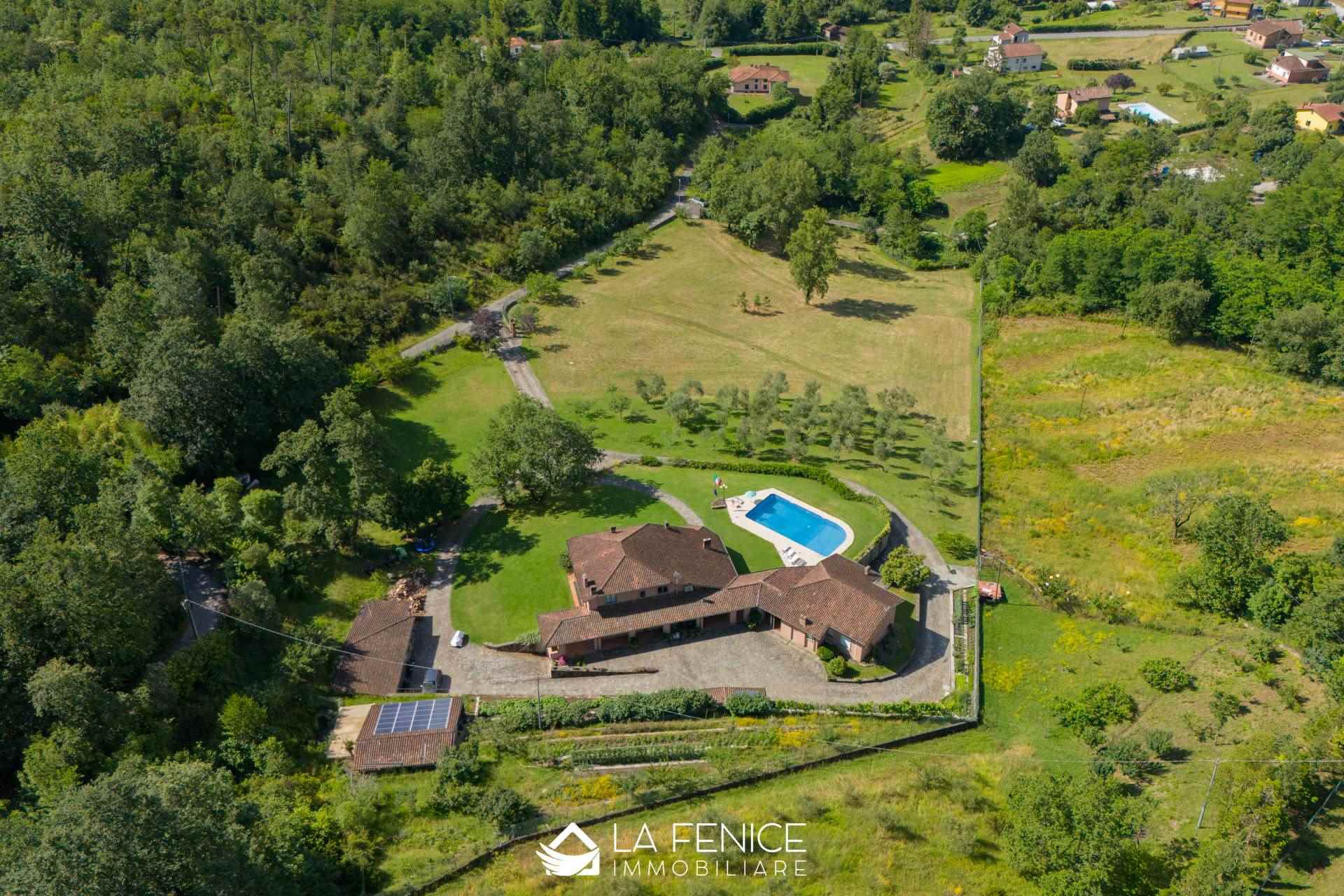 Villa a Beverino con 9 locali di 376 m2 - Foto