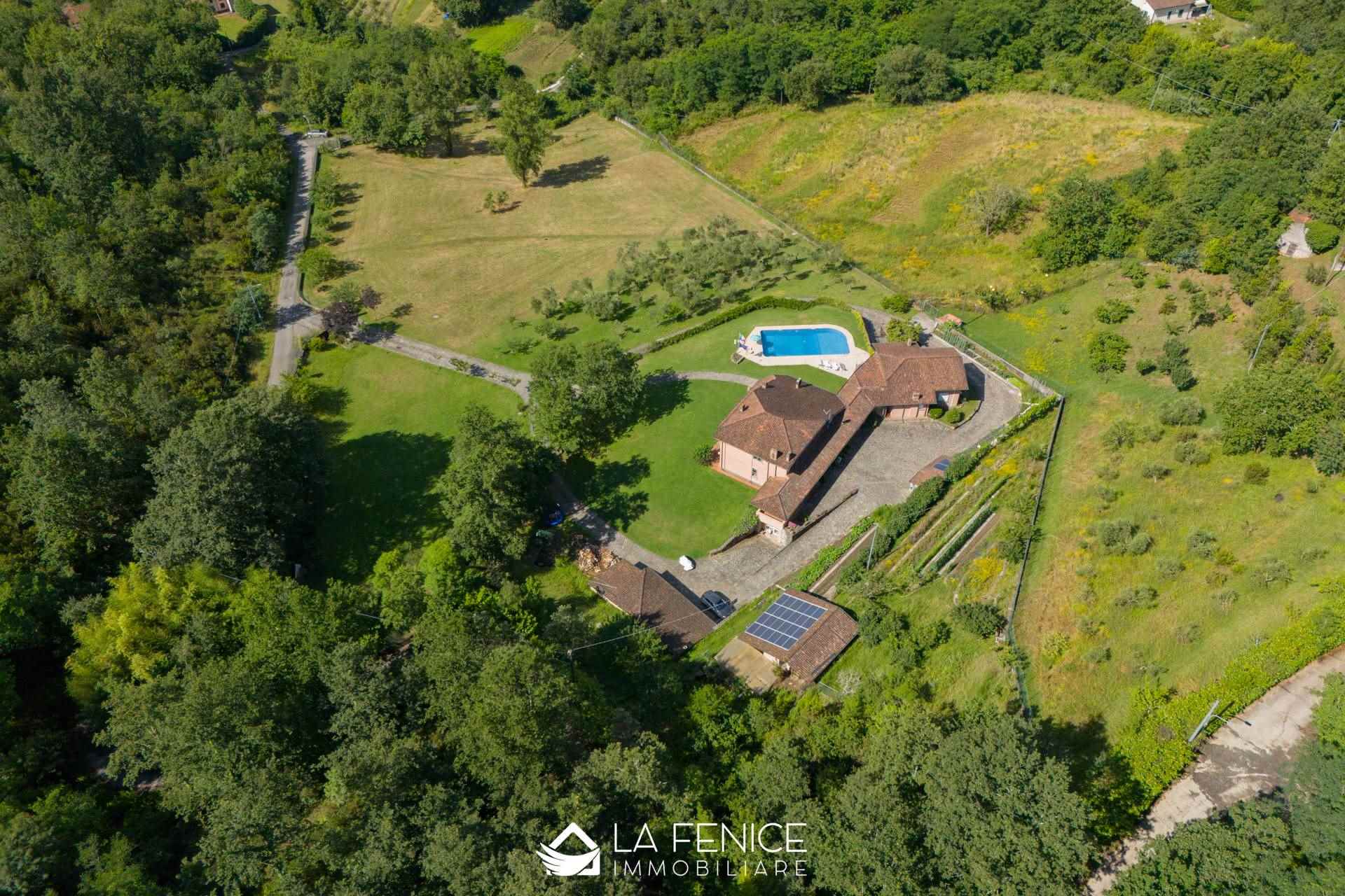 Villa a Beverino con 9 locali di 376 m2 - Foto