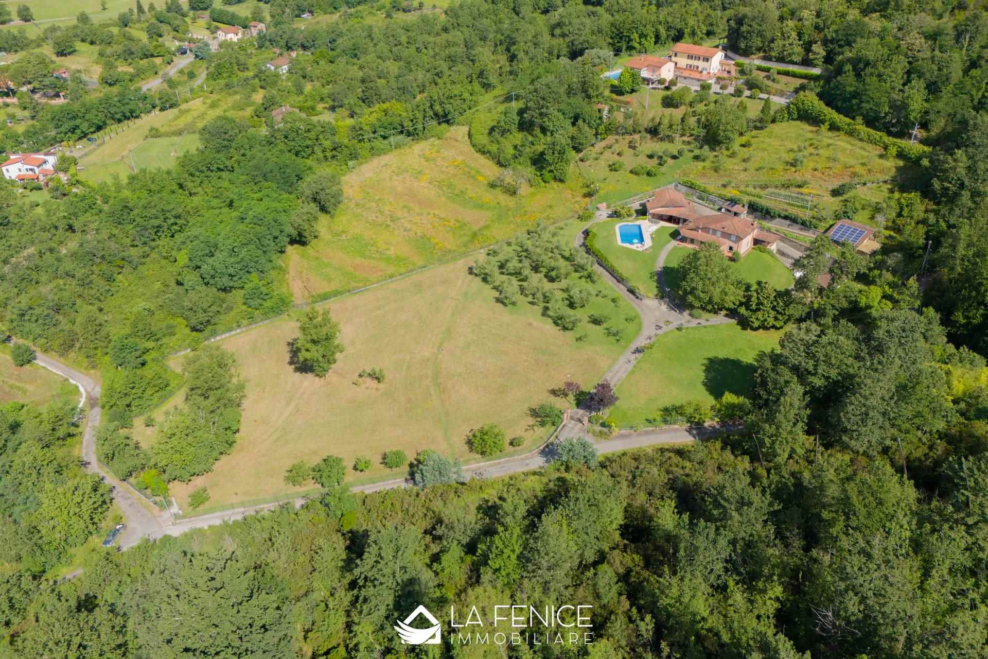 Villa a Beverino con 9 locali di 376 m2 - Foto