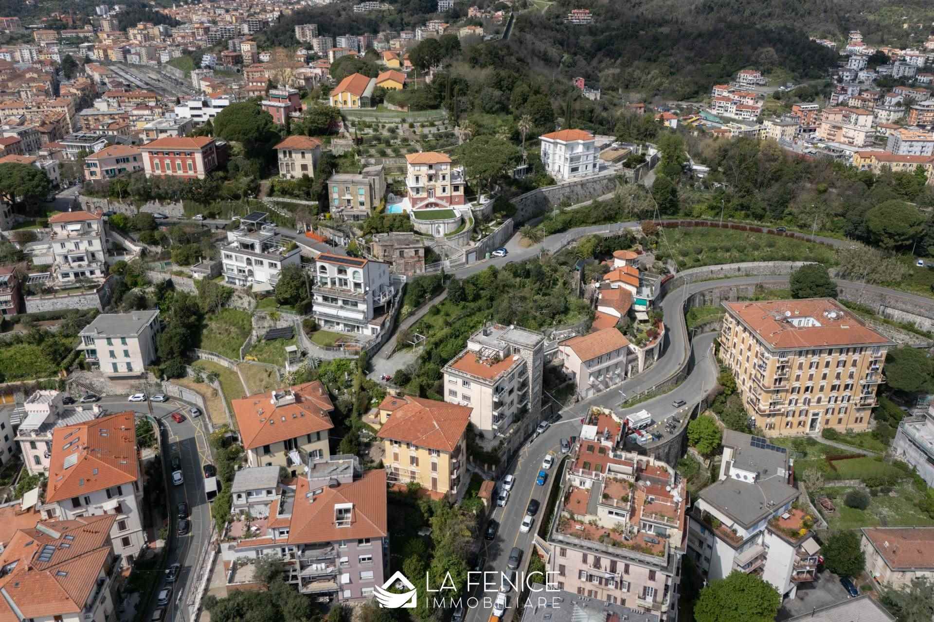 Attico a La spezia con 8 locali di 220 m2 - Foto