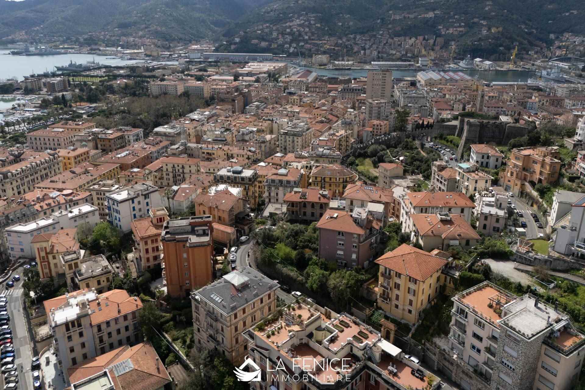 Attico a La spezia con 8 locali di 220 m2 - Foto
