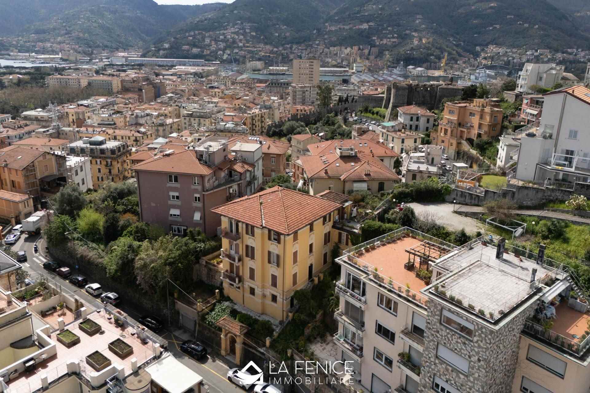 Attico a La spezia con 8 locali di 220 m2 - Foto