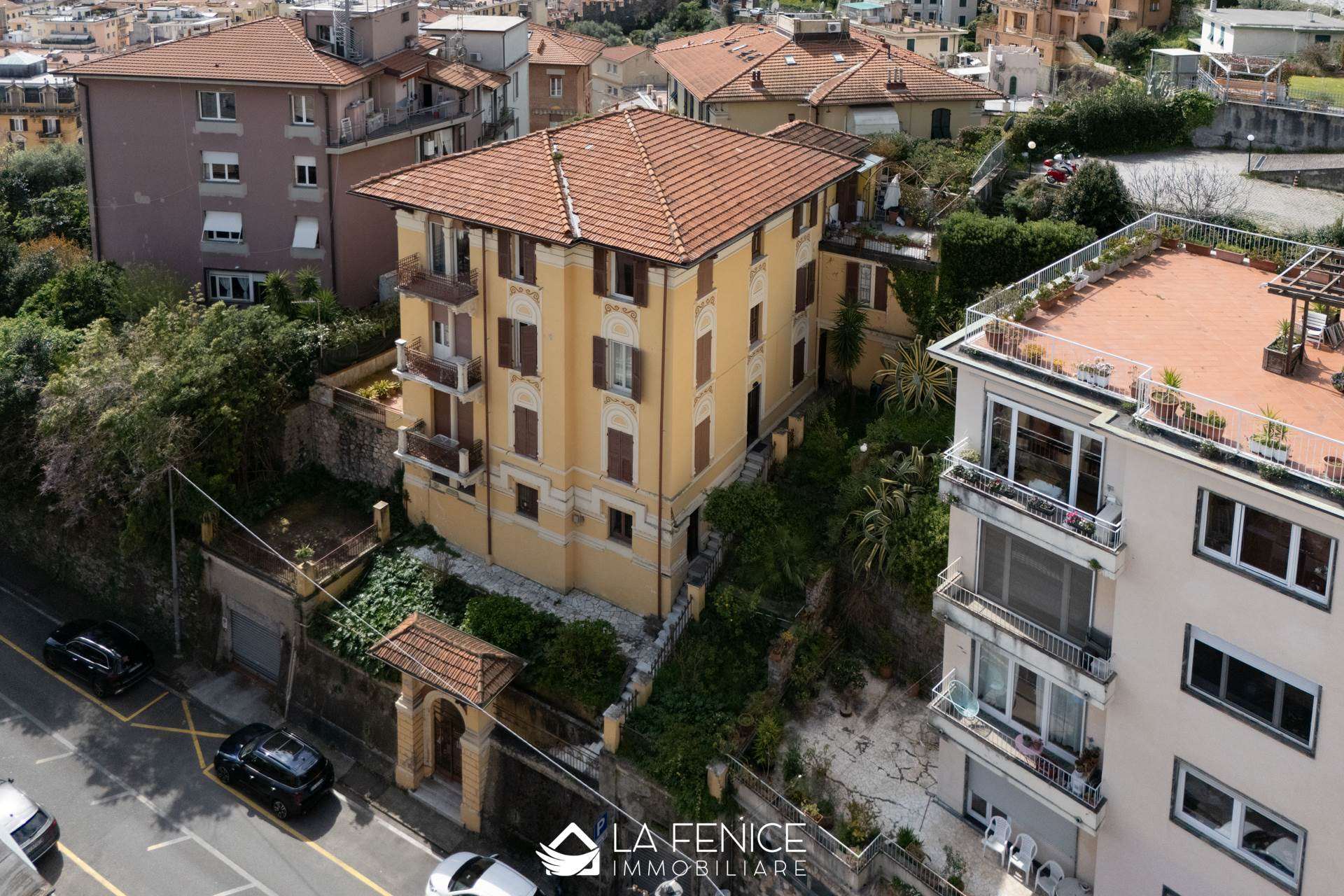 Attico a La spezia con 8 locali di 220 m2 - Foto