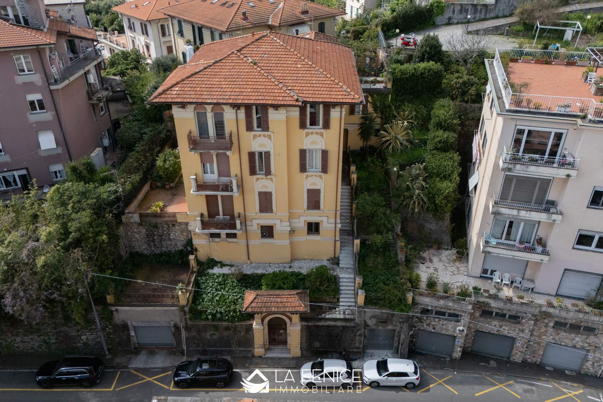 Attico a La spezia con 8 locali di 220 m2 - Foto