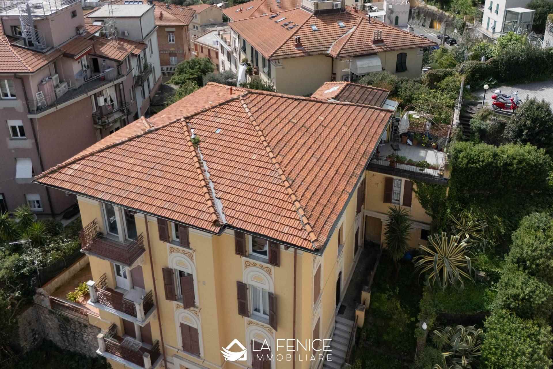 Attico a La spezia con 8 locali di 220 m2 - Foto