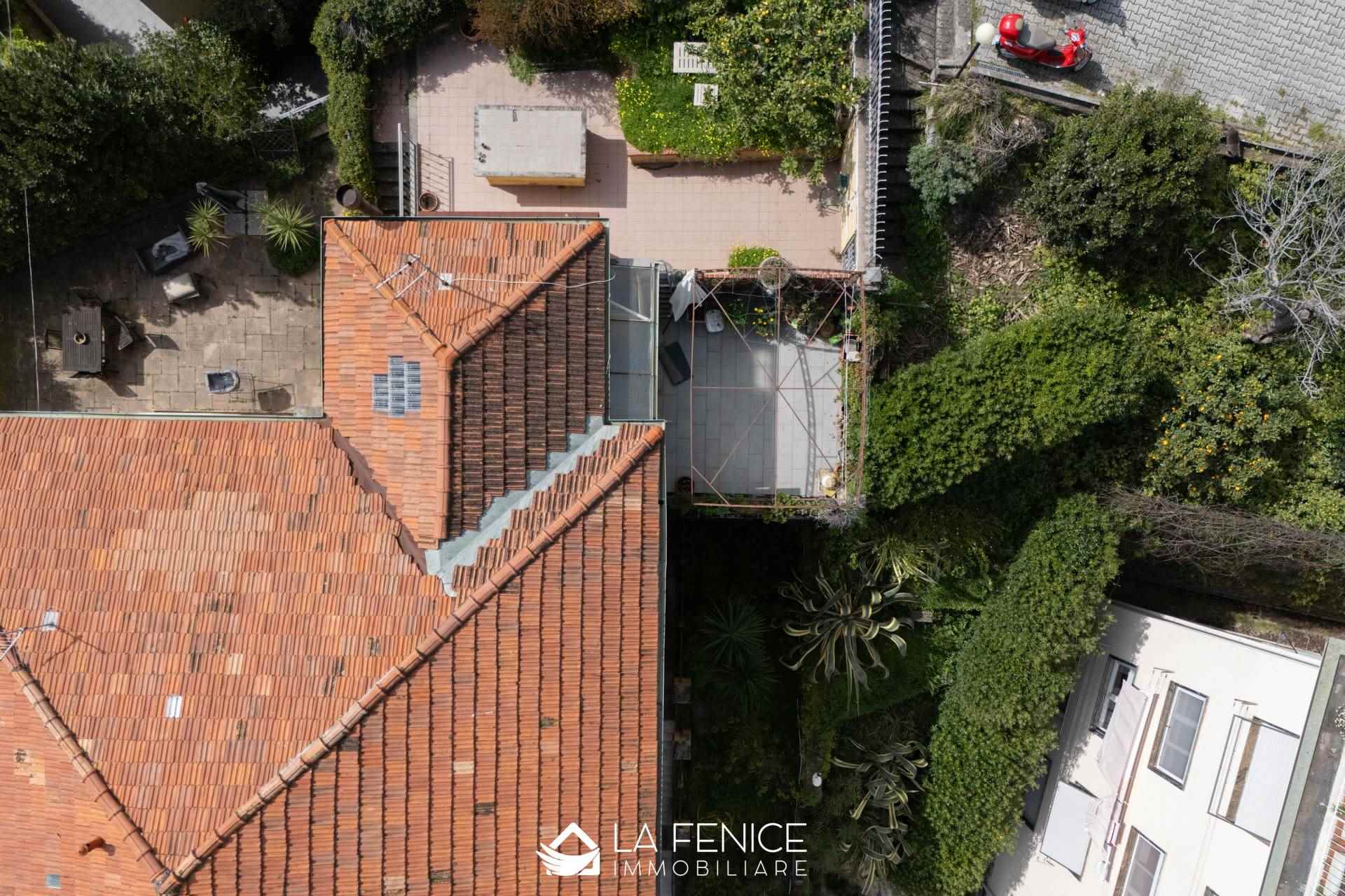 Attico a La spezia con 8 locali di 220 m2 - Foto