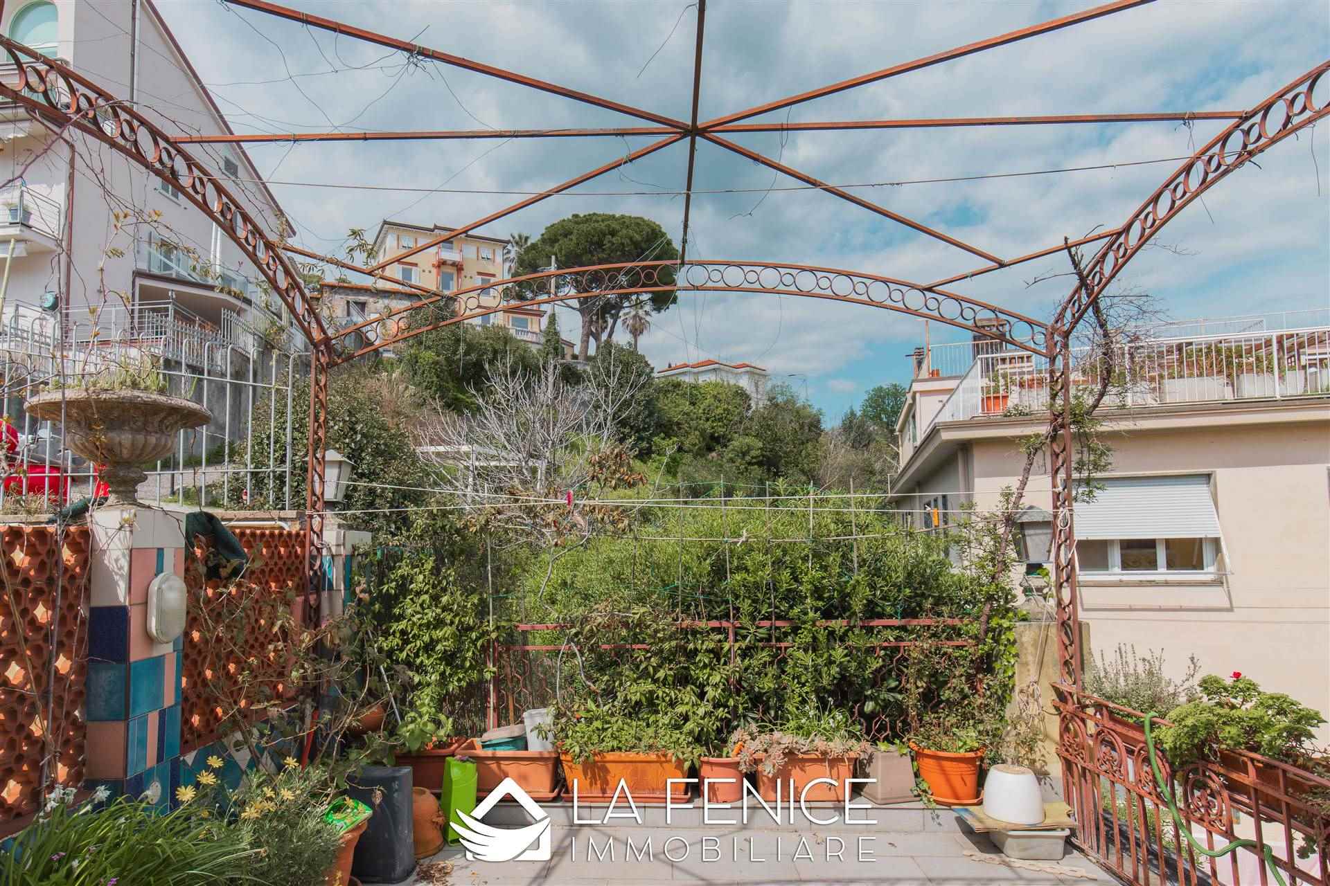 Attico a La spezia con 8 locali di 220 m2 - Foto