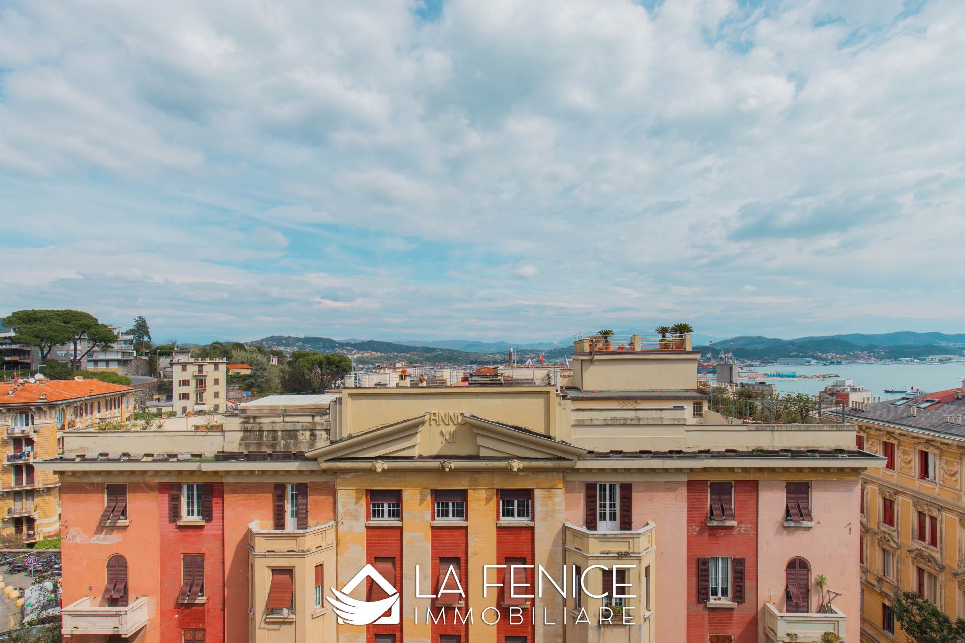 Attico a La spezia con 8 locali di 220 m2 - Foto