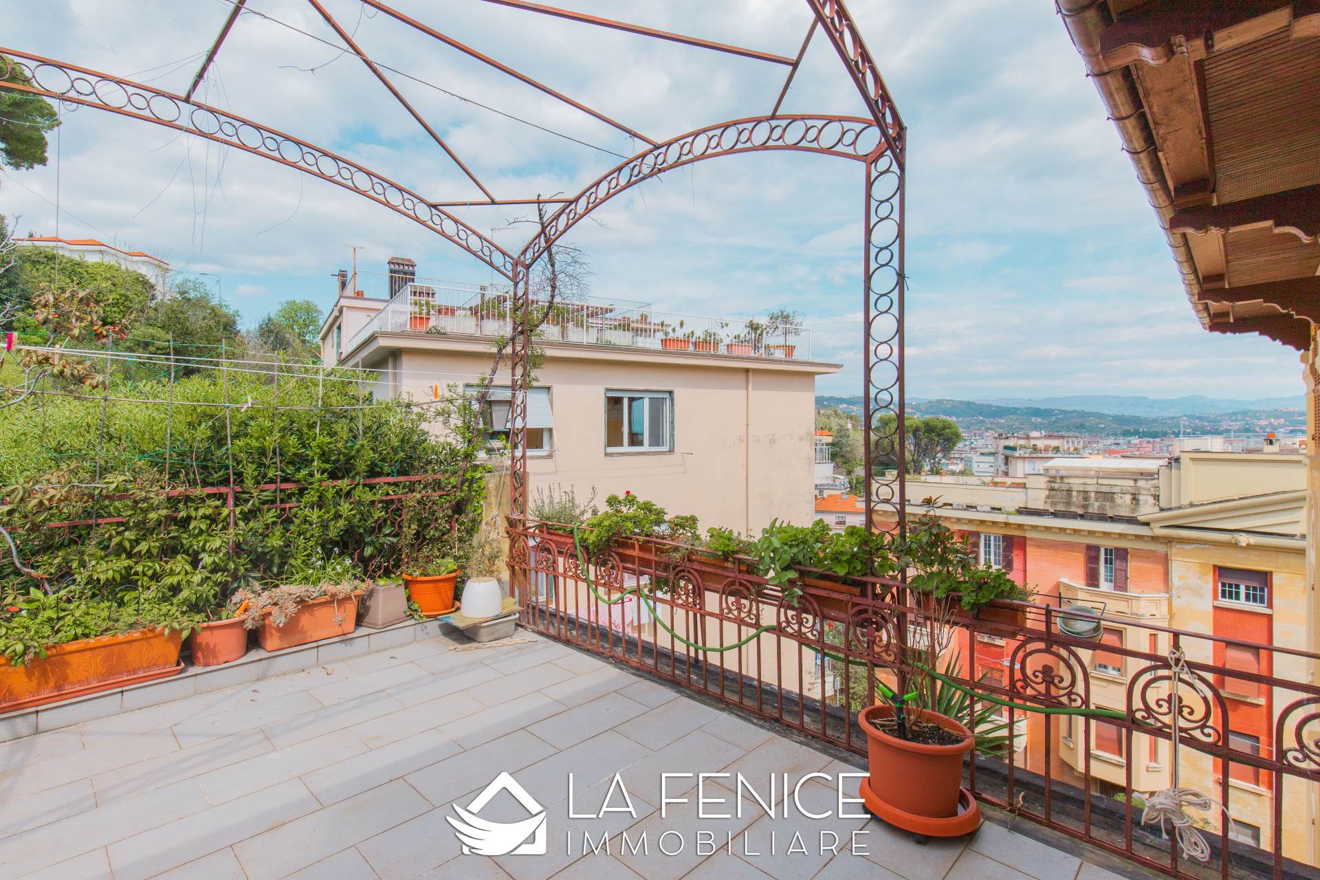 Attico a La spezia con 8 locali di 220 m2 - Foto