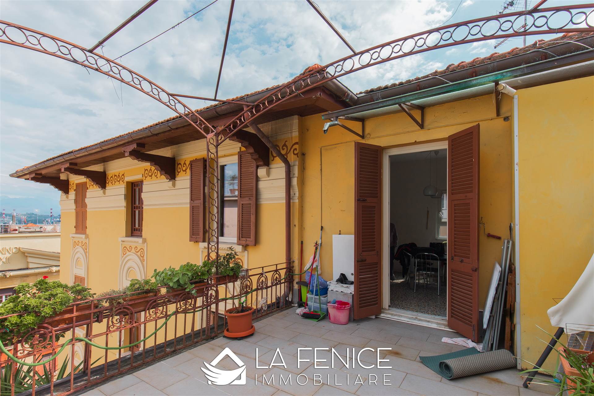 Attico a La spezia con 8 locali di 220 m2 - Foto