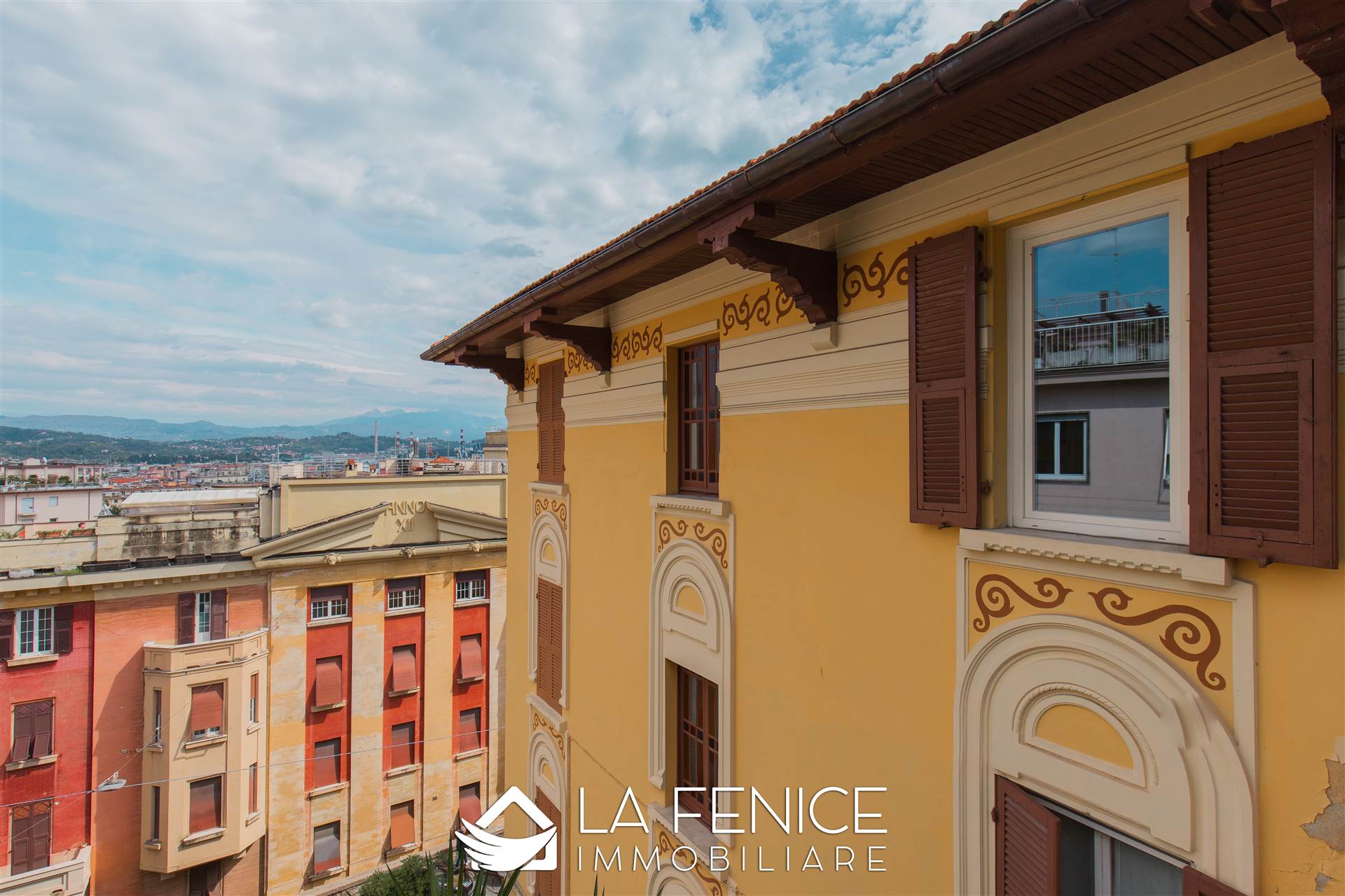 Attico a La spezia con 8 locali di 220 m2 - Foto