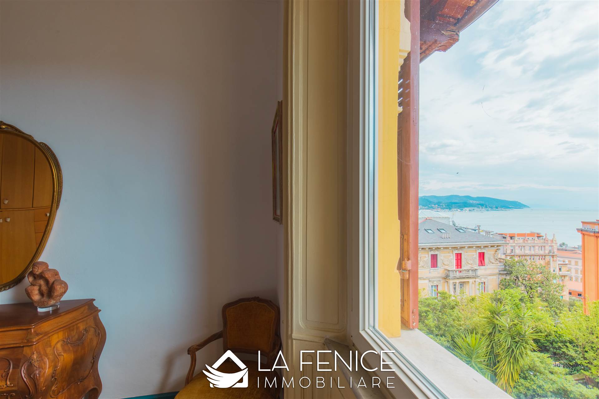 Attico a La spezia con 8 locali di 220 m2 - Foto