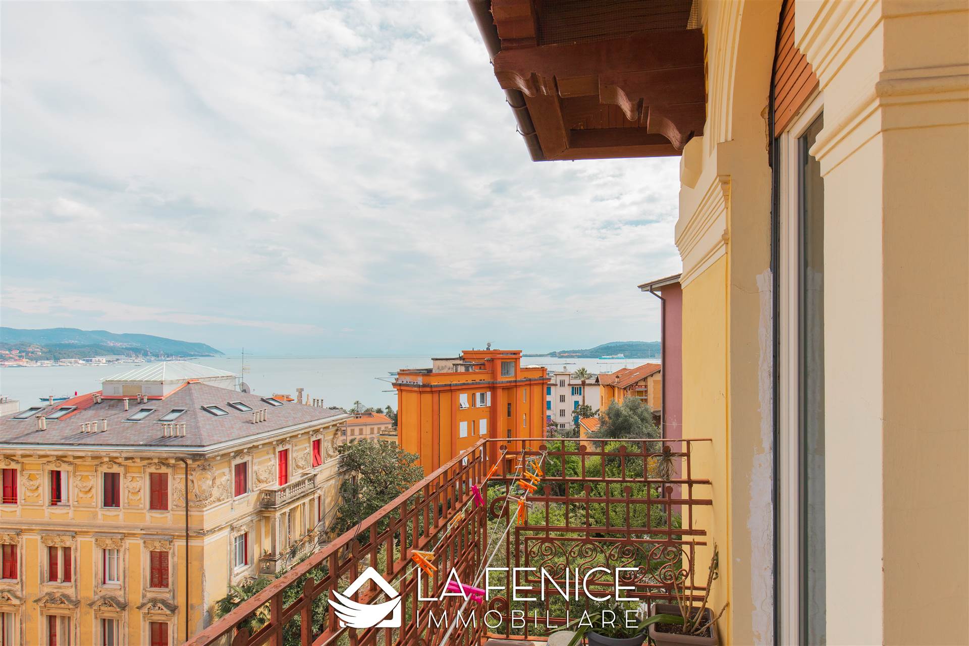 Attico a La spezia con 8 locali di 220 m2 - Foto