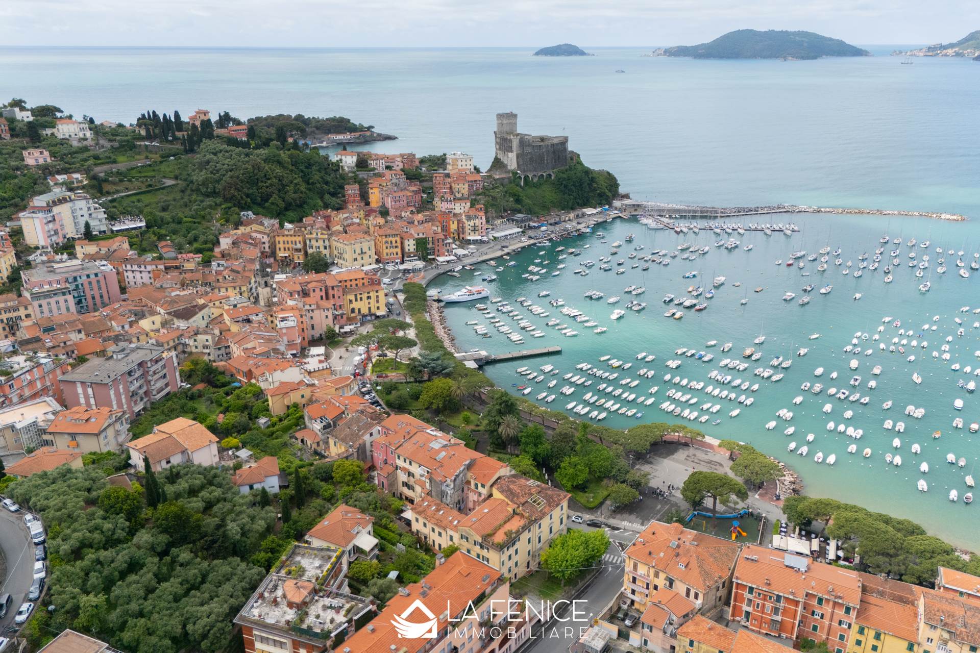 Villa bifamiliare a Lerici con 5 locali di 125 m2 - Foto