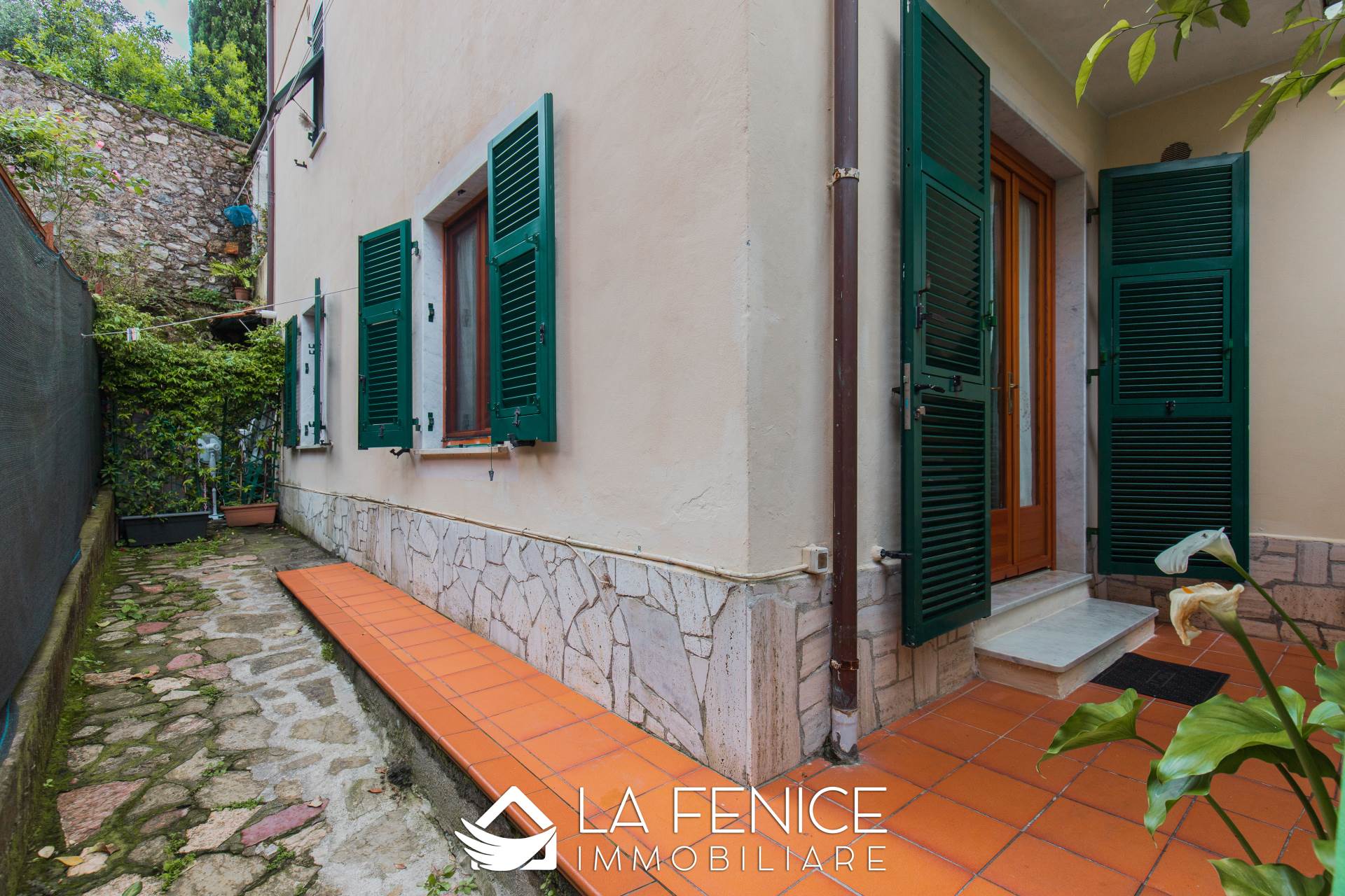 Villa bifamiliare a Lerici con 5 locali di 125 m2 - Foto