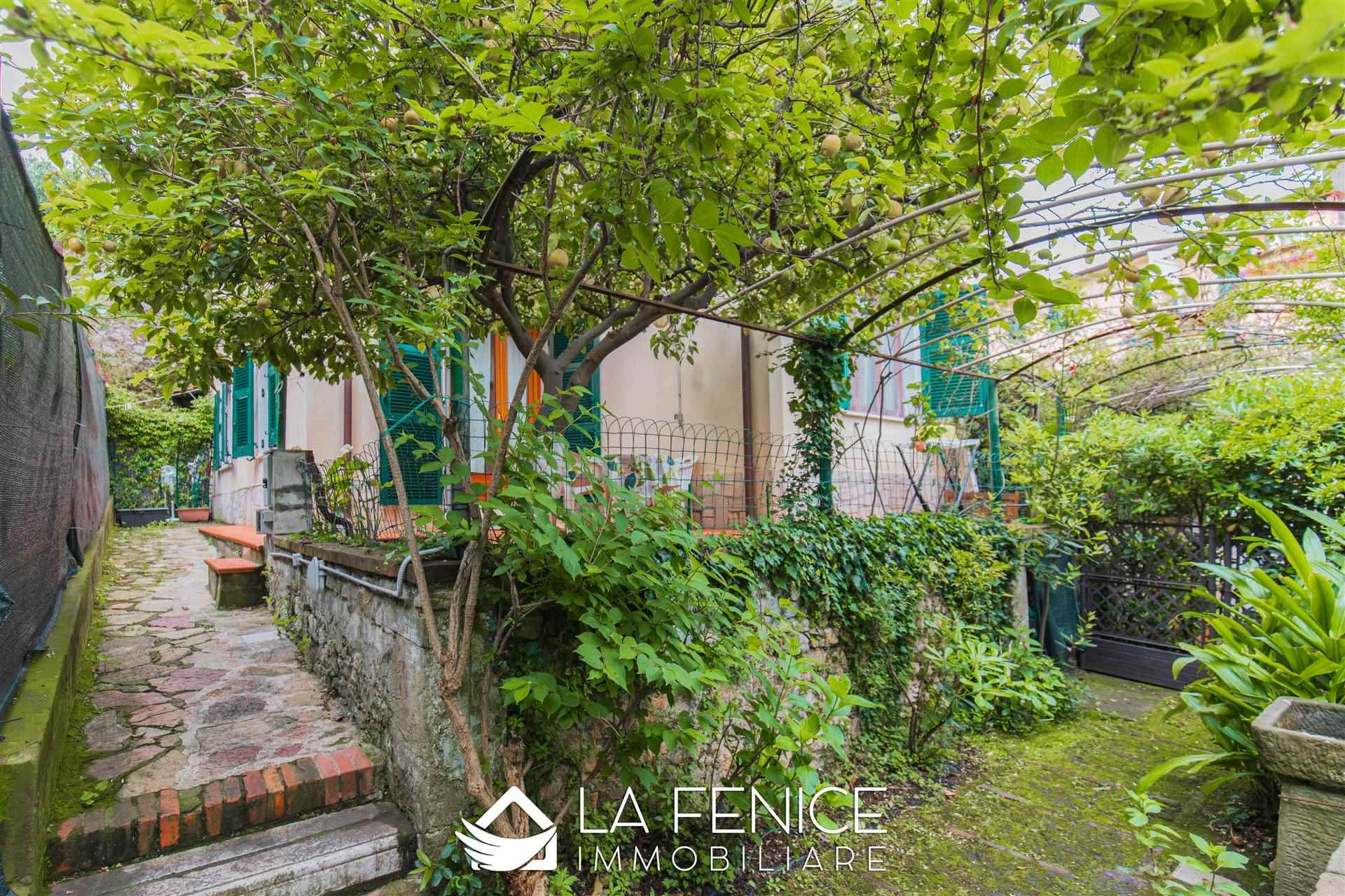 Villa bifamiliare a Lerici con 5 locali di 125 m2 - Foto