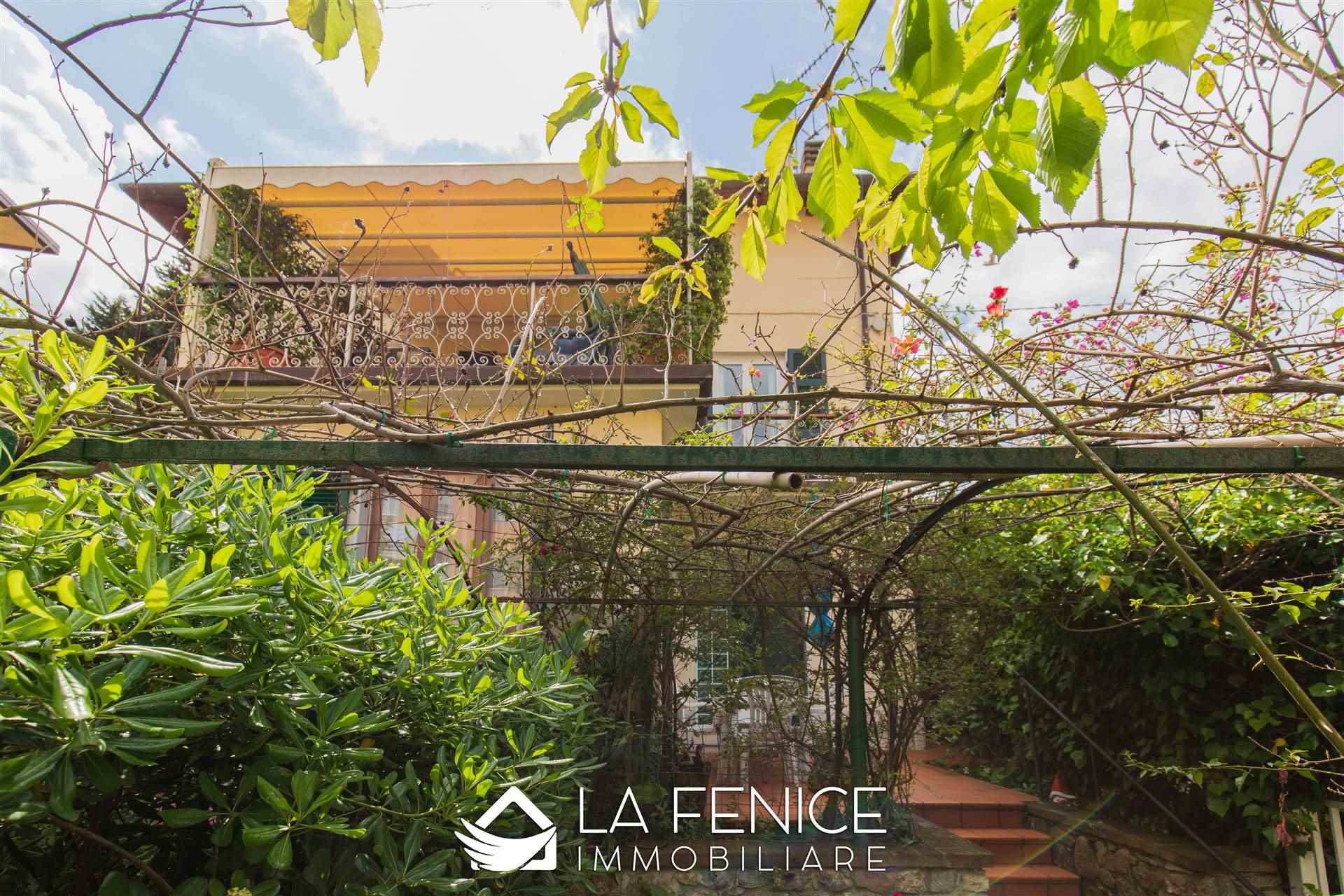 Villa bifamiliare a Lerici con 5 locali di 125 m2 - Foto