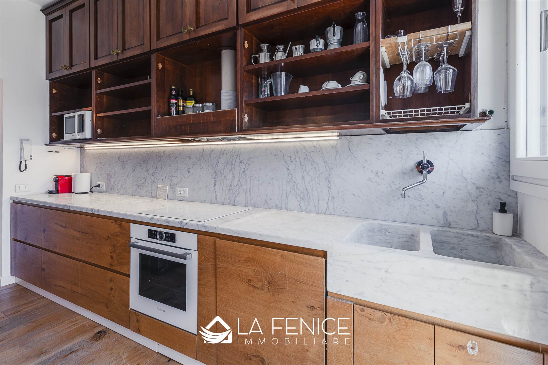 Appartamento a Camaiore con 5 locali di 120 m2 - Foto Appartamento a Camaiore con 5 locali di 120 m2 - Foto