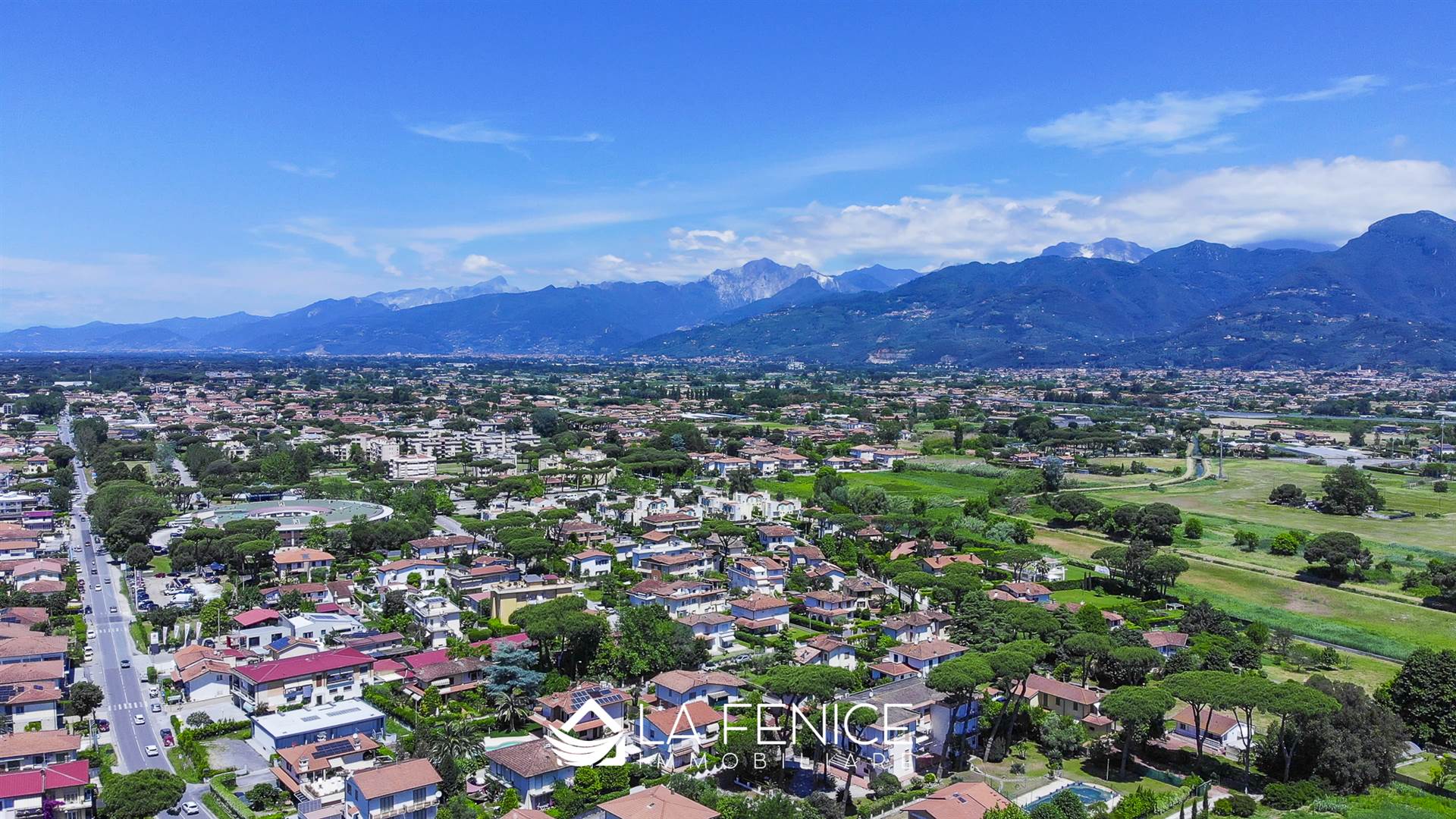 Appartamento a Camaiore con 5 locali di 120 m2 - Foto Appartamento a Camaiore con 5 locali di 120 m2 - Foto