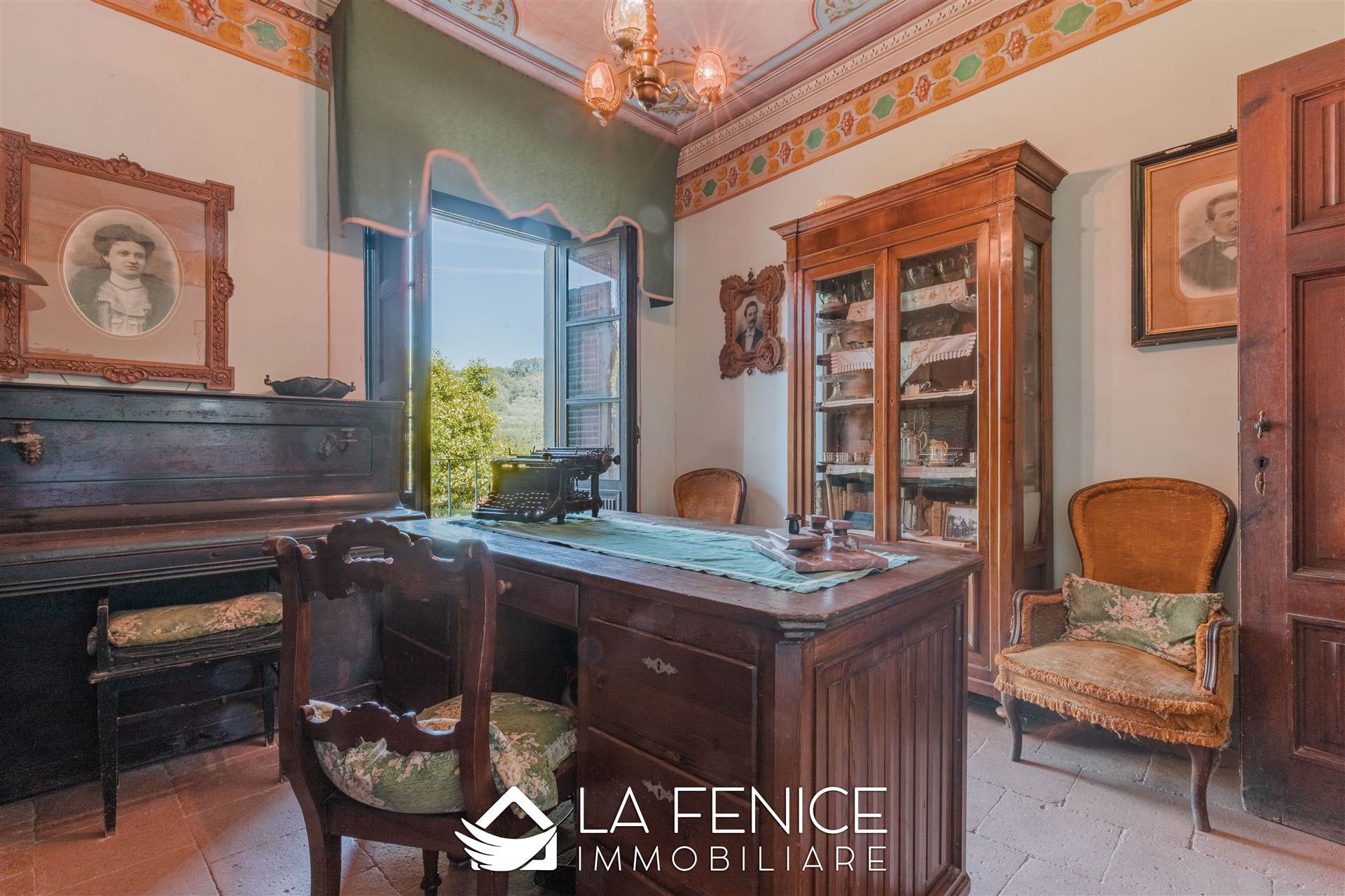 Villa a Camaiore con 20 locali di 790 m2 - Foto