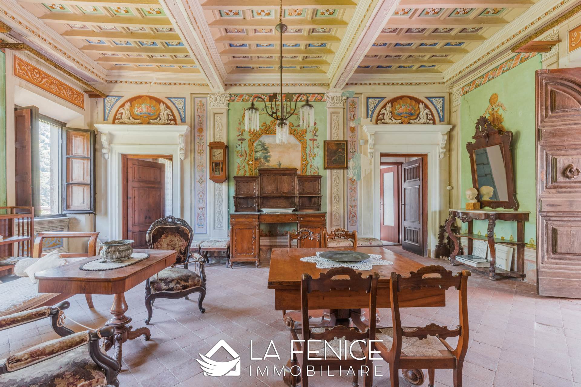 Villa a Camaiore con 20 locali di 790 m2 - Foto