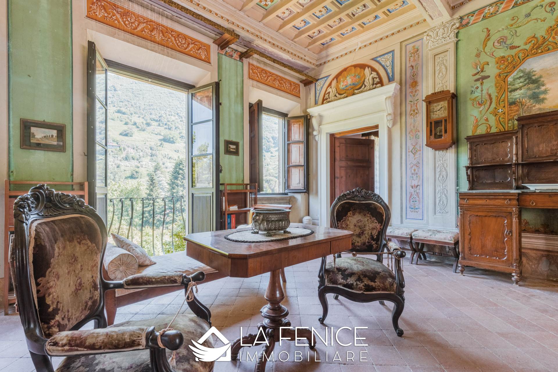 Villa a Camaiore con 20 locali di 790 m2 - Foto