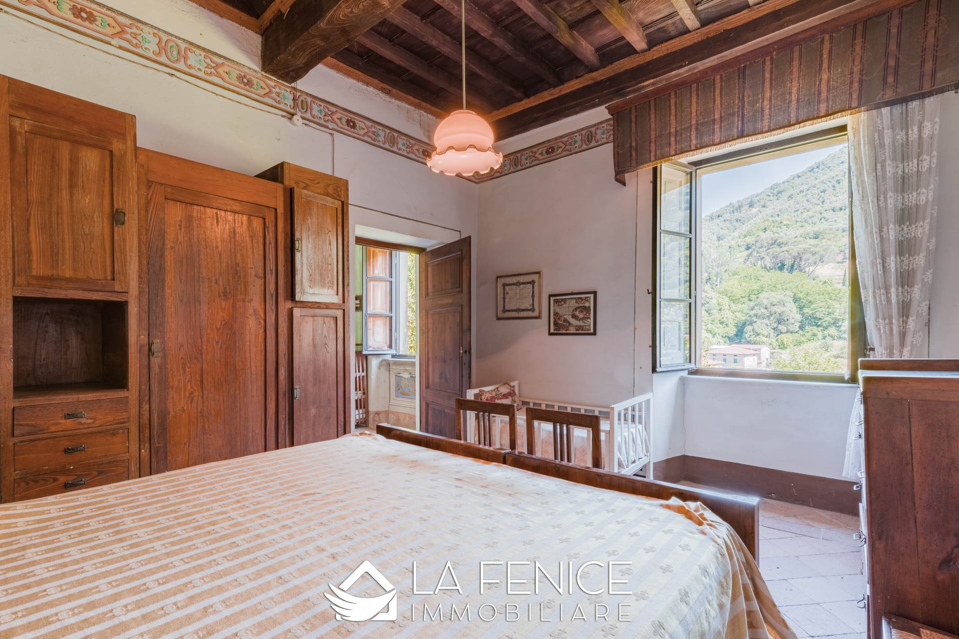 Villa a Camaiore con 20 locali di 790 m2 - Foto