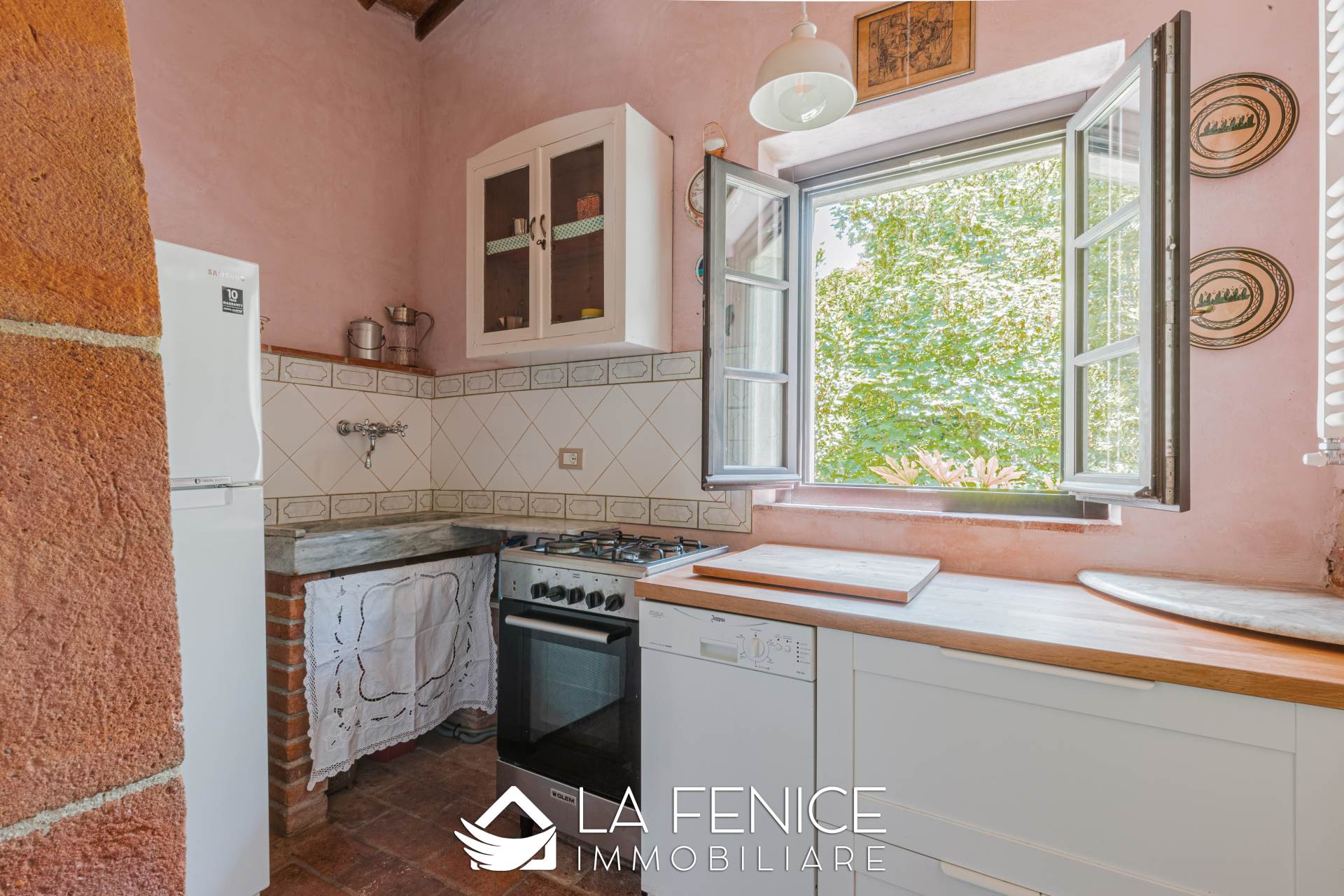 Villa a Camaiore con 20 locali di 790 m2 - Foto