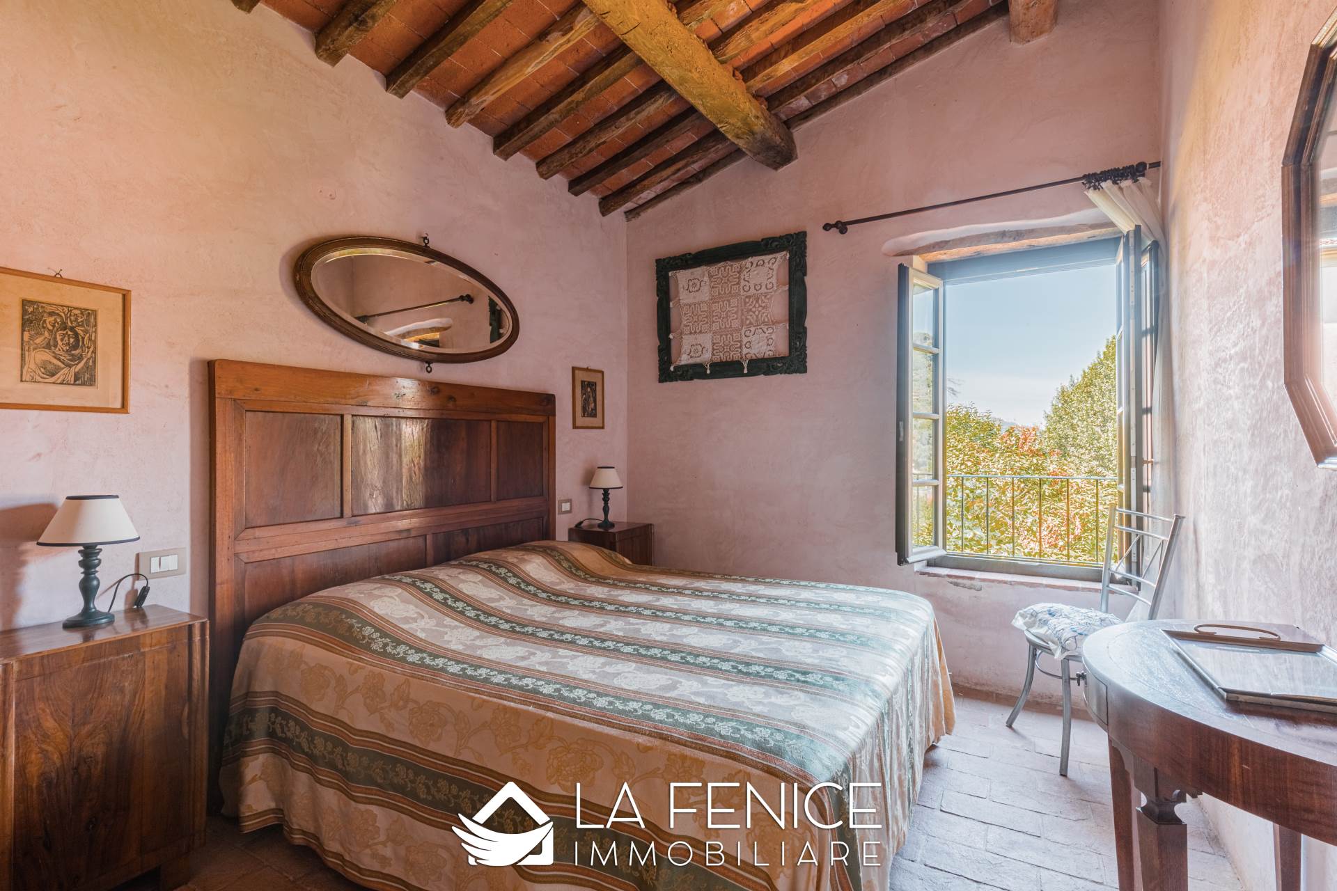 Villa a Camaiore con 20 locali di 790 m2 - Foto