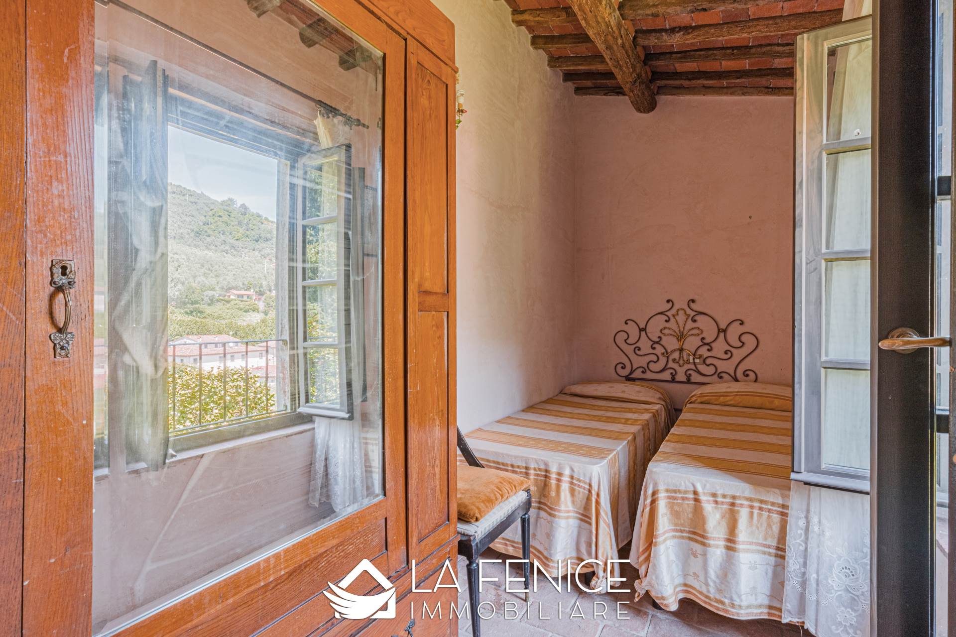 Villa a Camaiore con 20 locali di 790 m2 - Foto