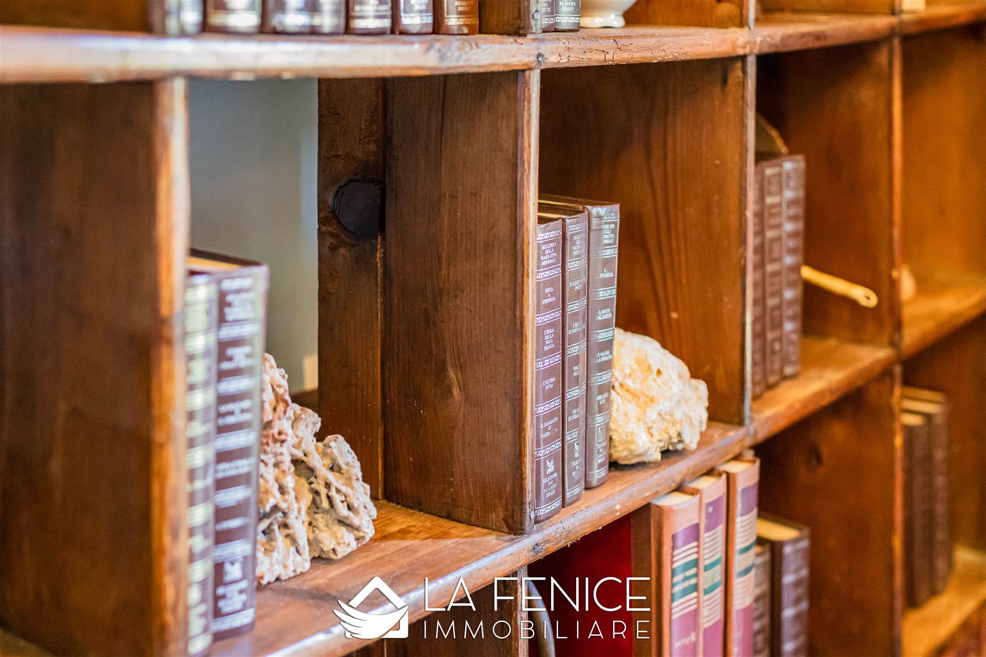 Villa a Camaiore con 20 locali di 790 m2 - Foto