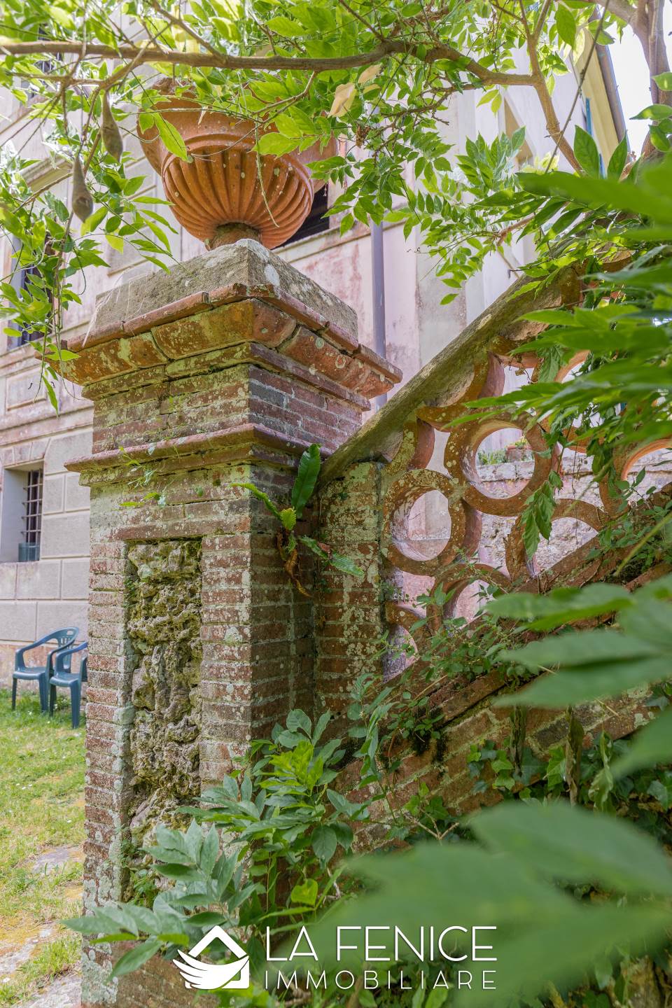 Villa a Camaiore con 20 locali di 790 m2 - Foto