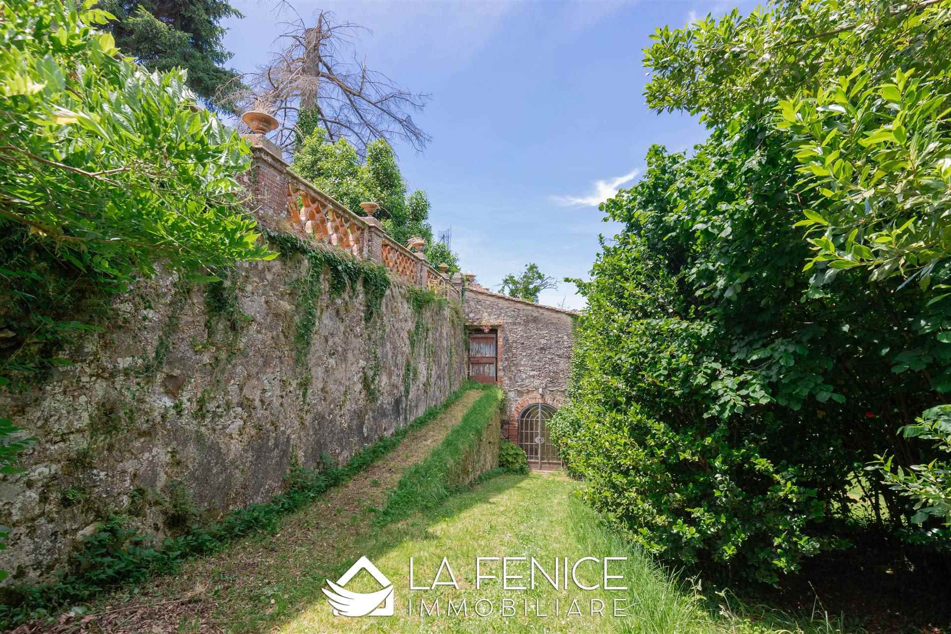 Villa a Camaiore con 20 locali di 790 m2 - Foto