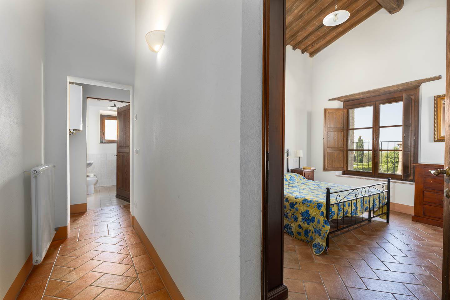 Rustico casale a Montalcino con 4 locali di 125 m2 - Foto