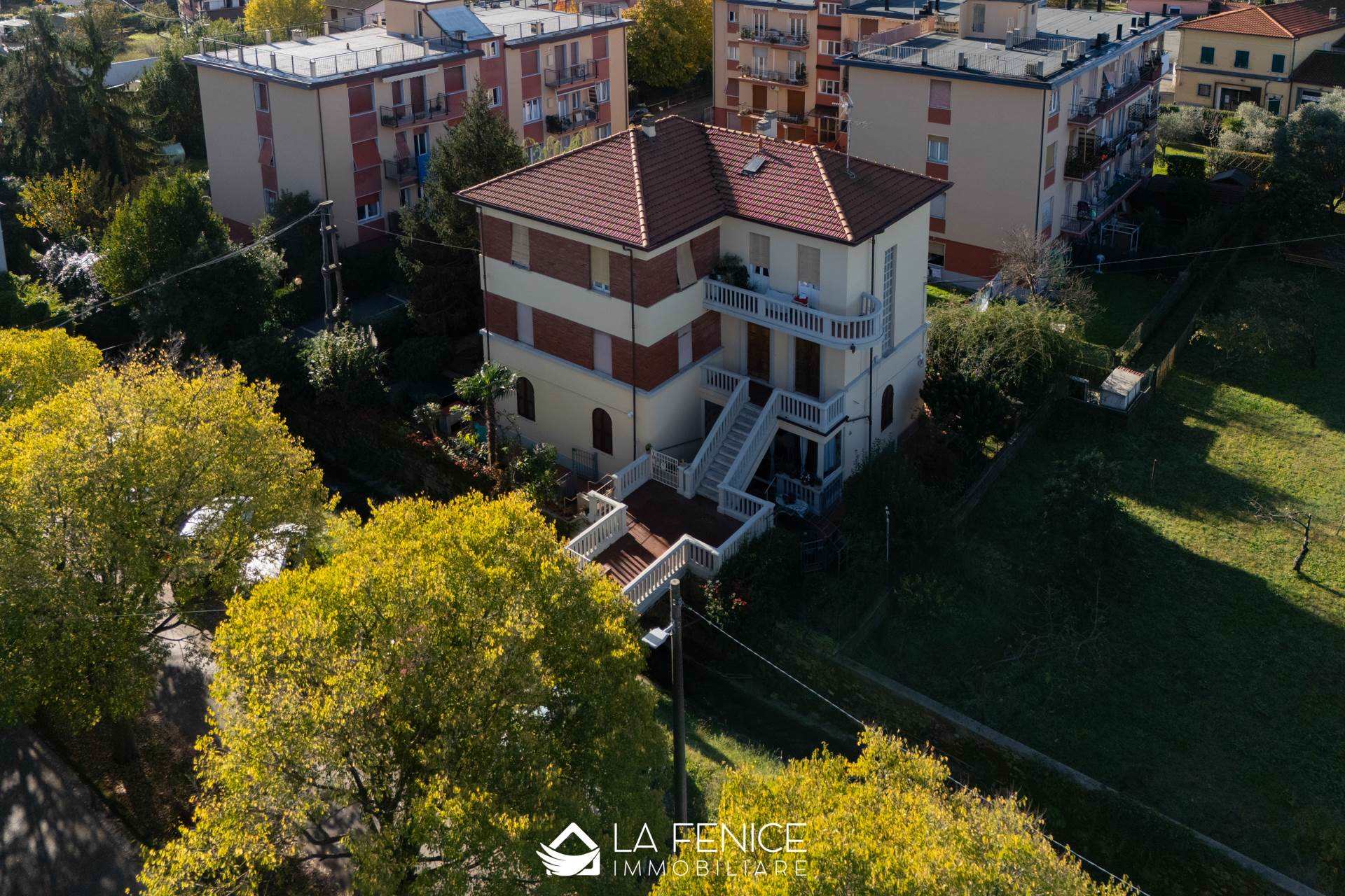 Appartamento a Sarzana con 5 locali di 118 m2 - Foto Appartamento a Sarzana con 5 locali di 118 m2 - Foto