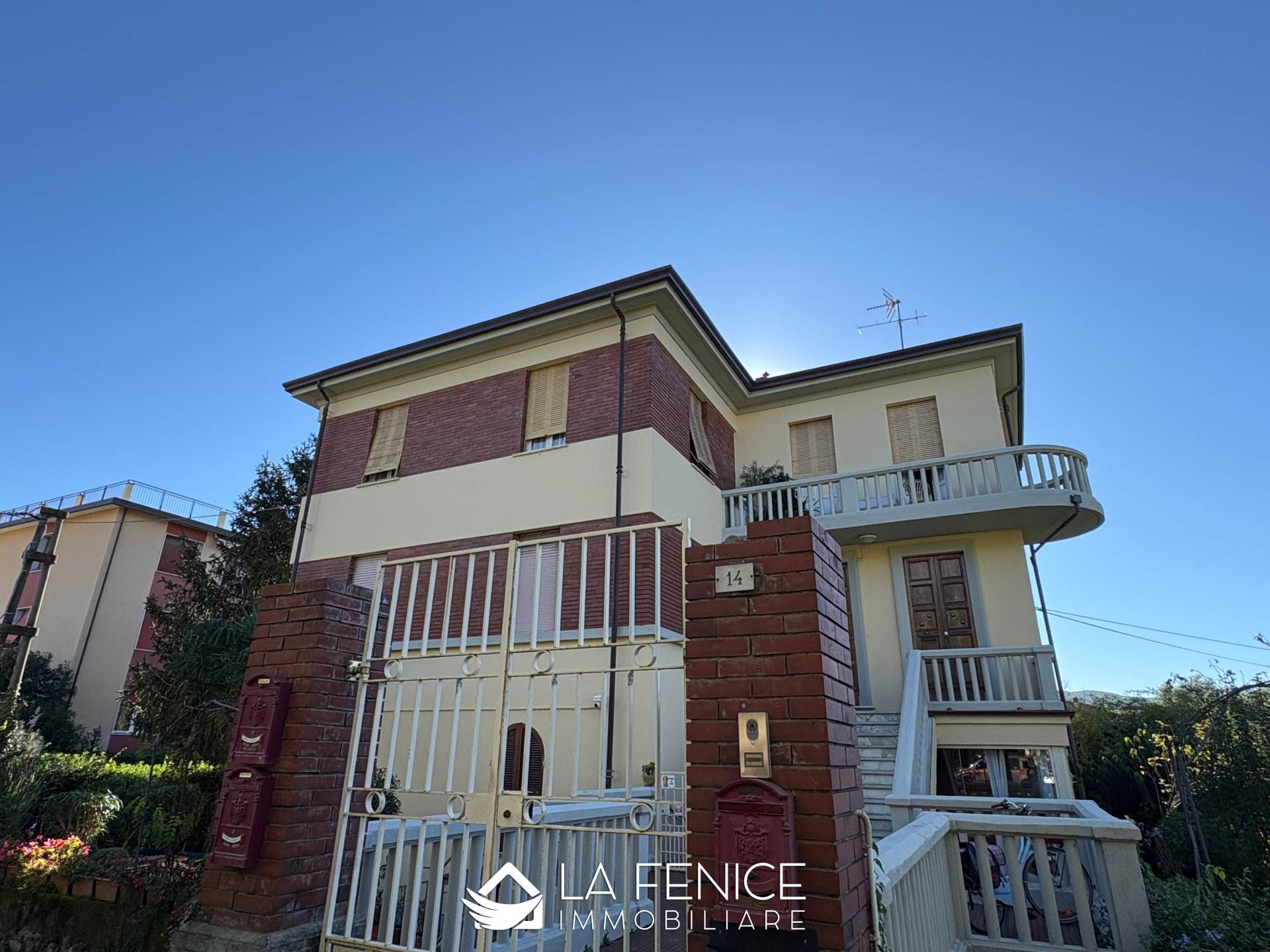 Appartamento a Sarzana con 5 locali di 118 m2 - Foto