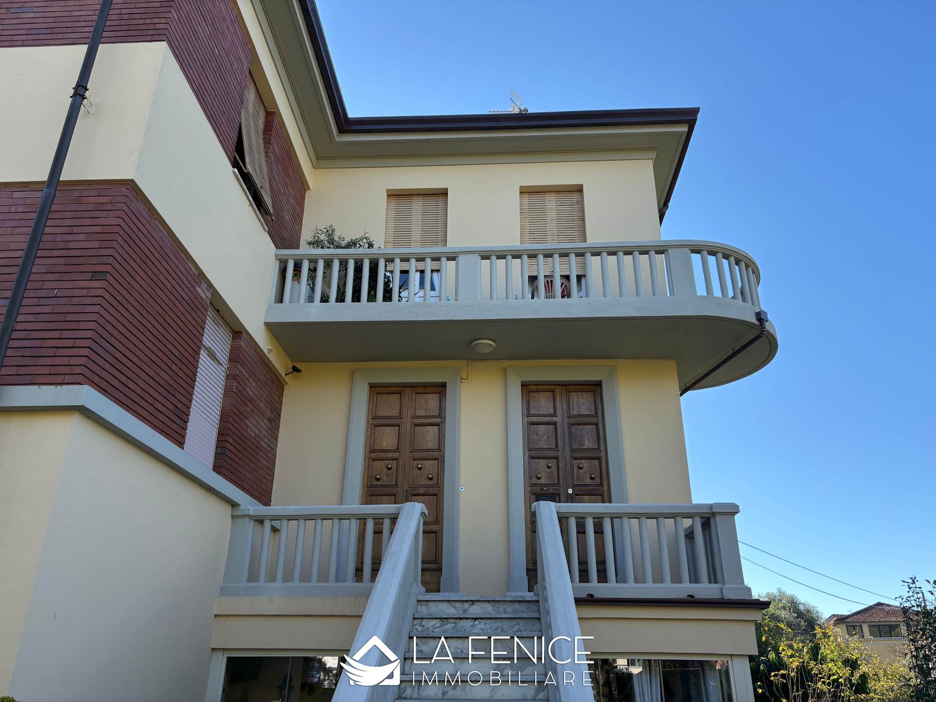 Appartamento a Sarzana con 5 locali di 118 m2 - Foto