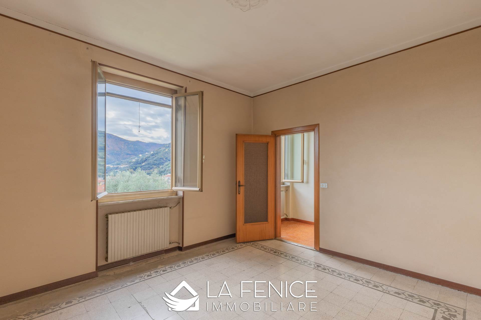 Appartamento a La spezia con 5 locali di 115 m2 - Foto Appartamento a La spezia con 5 locali di 115 m2 - Foto