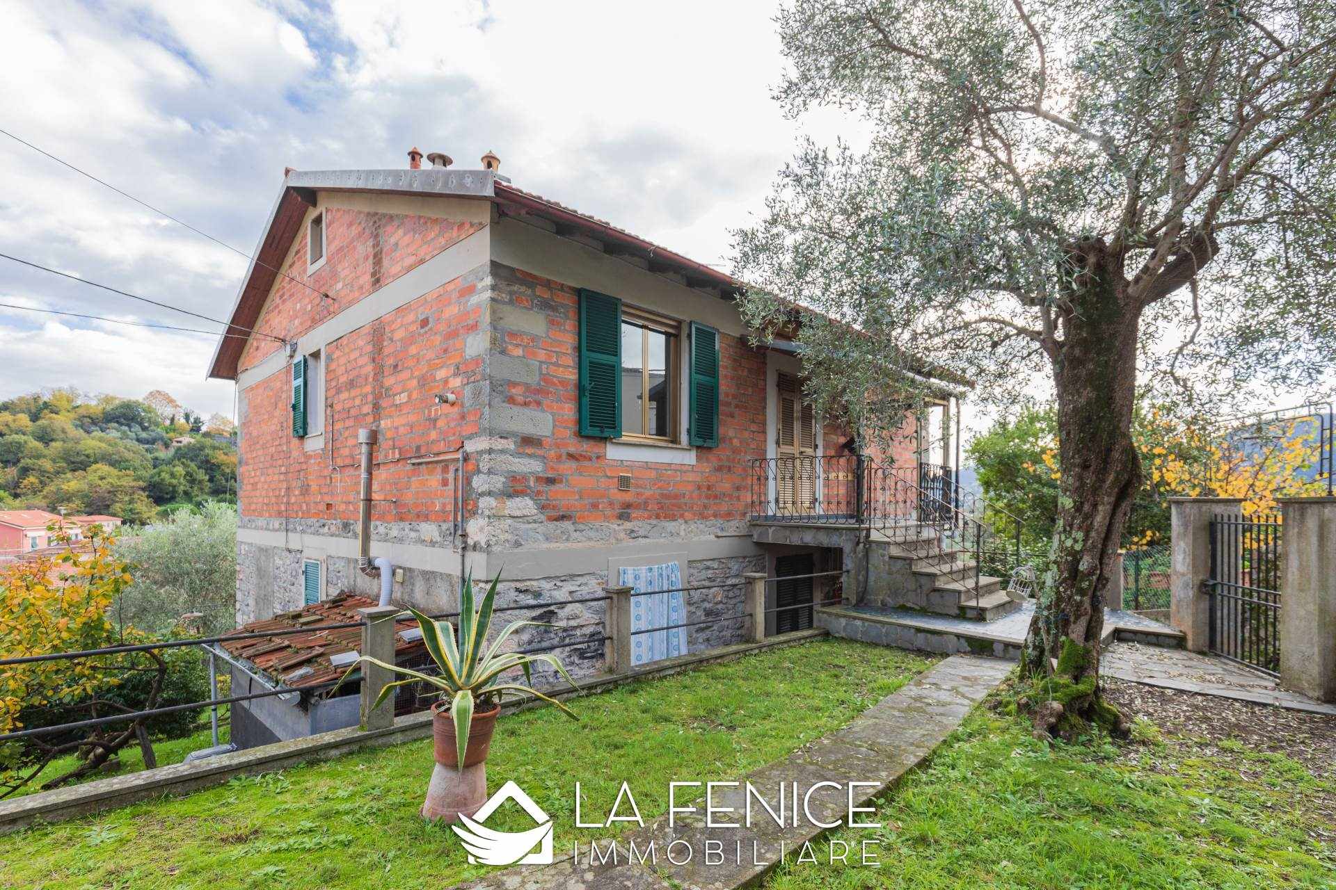 Appartamento a La spezia con 5 locali di 115 m2 - Foto Appartamento a La spezia con 5 locali di 115 m2 - Foto