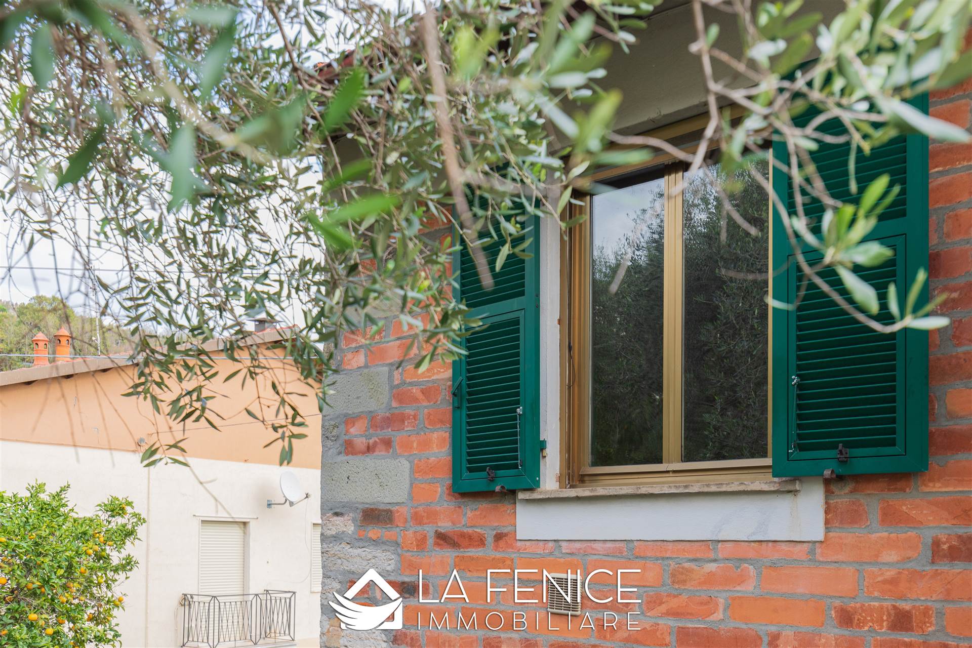 Appartamento a La spezia con 5 locali di 115 m2 - Foto Appartamento a La spezia con 5 locali di 115 m2 - Foto