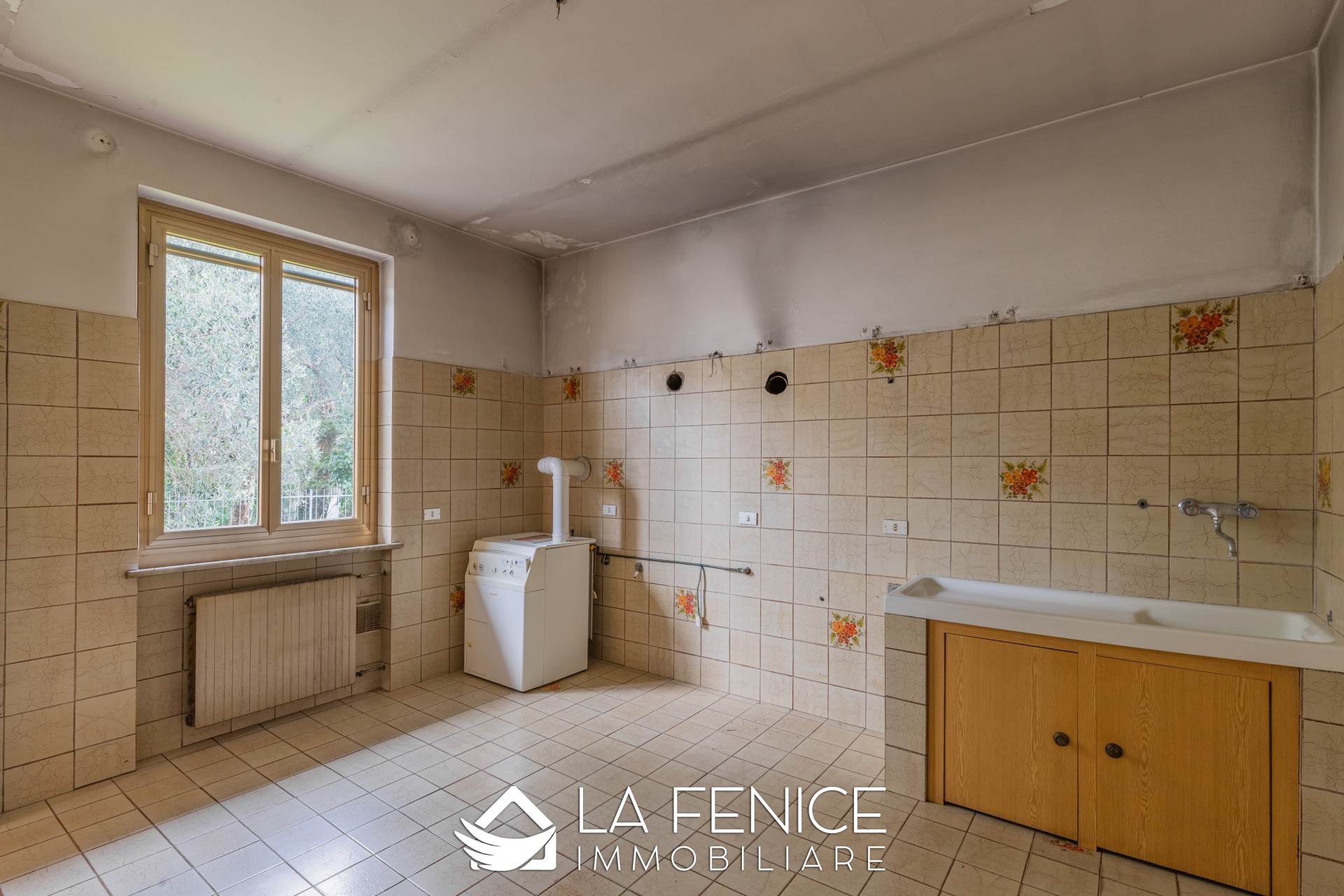 Appartamento a La spezia con 5 locali di 115 m2 - Foto Appartamento a La spezia con 5 locali di 115 m2 - Foto