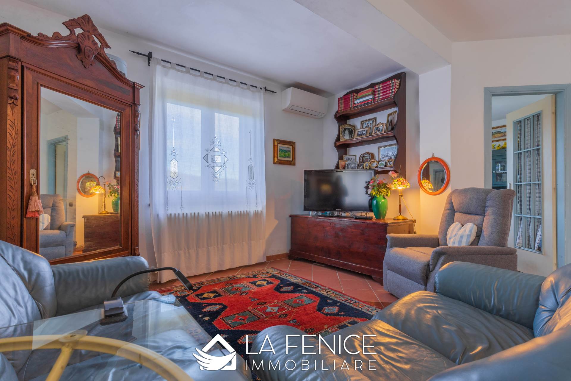 Villa a Vezzano ligure con 12 locali di 264 m2 - Foto